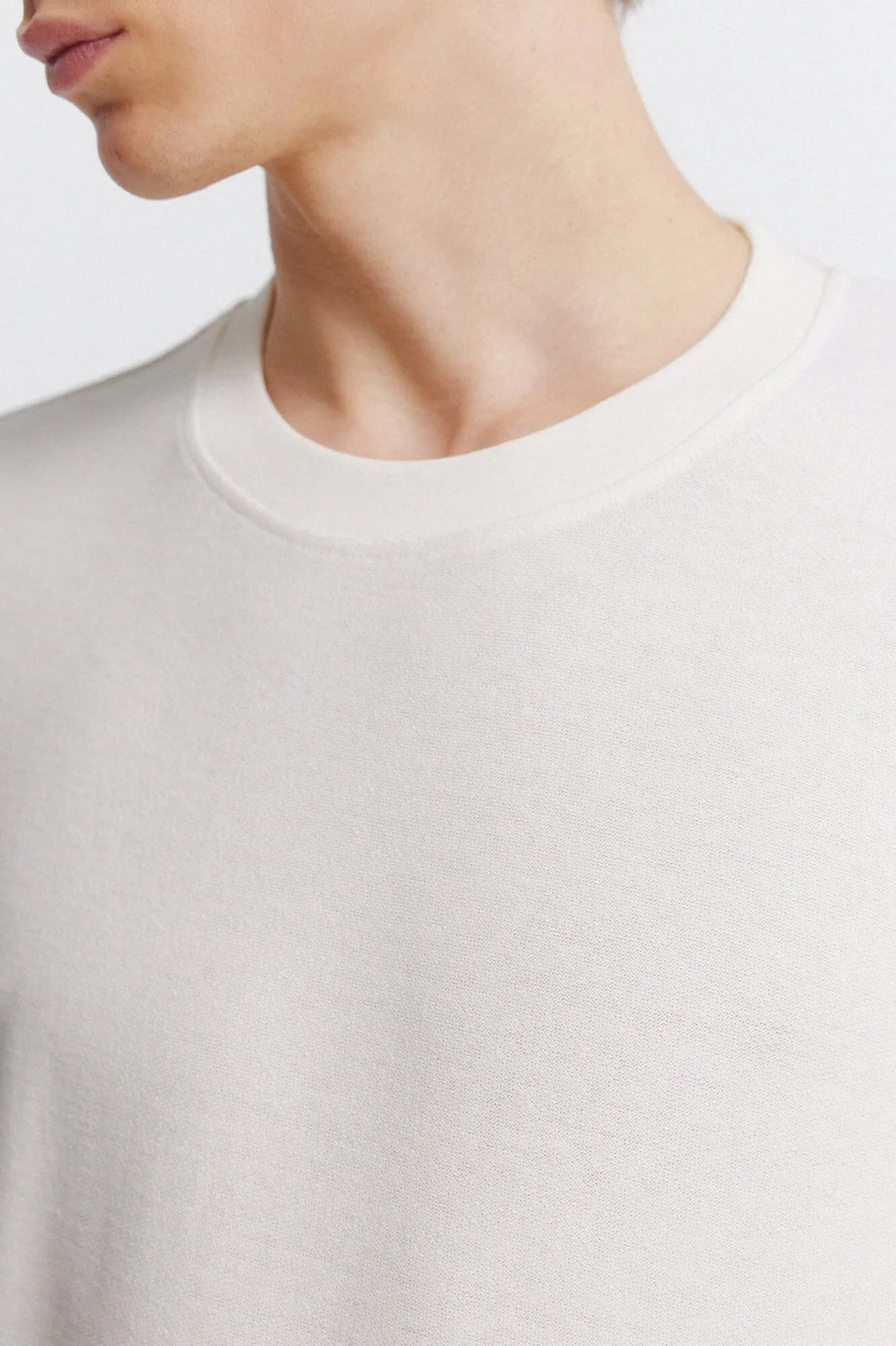 Springfield White Men Textured T-Shirt SKU: 3283430_97 Image 04