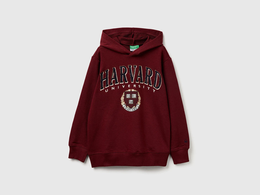Benetton_Burgundy_Hoodie ©Harvard University_32N4C204U_129_01