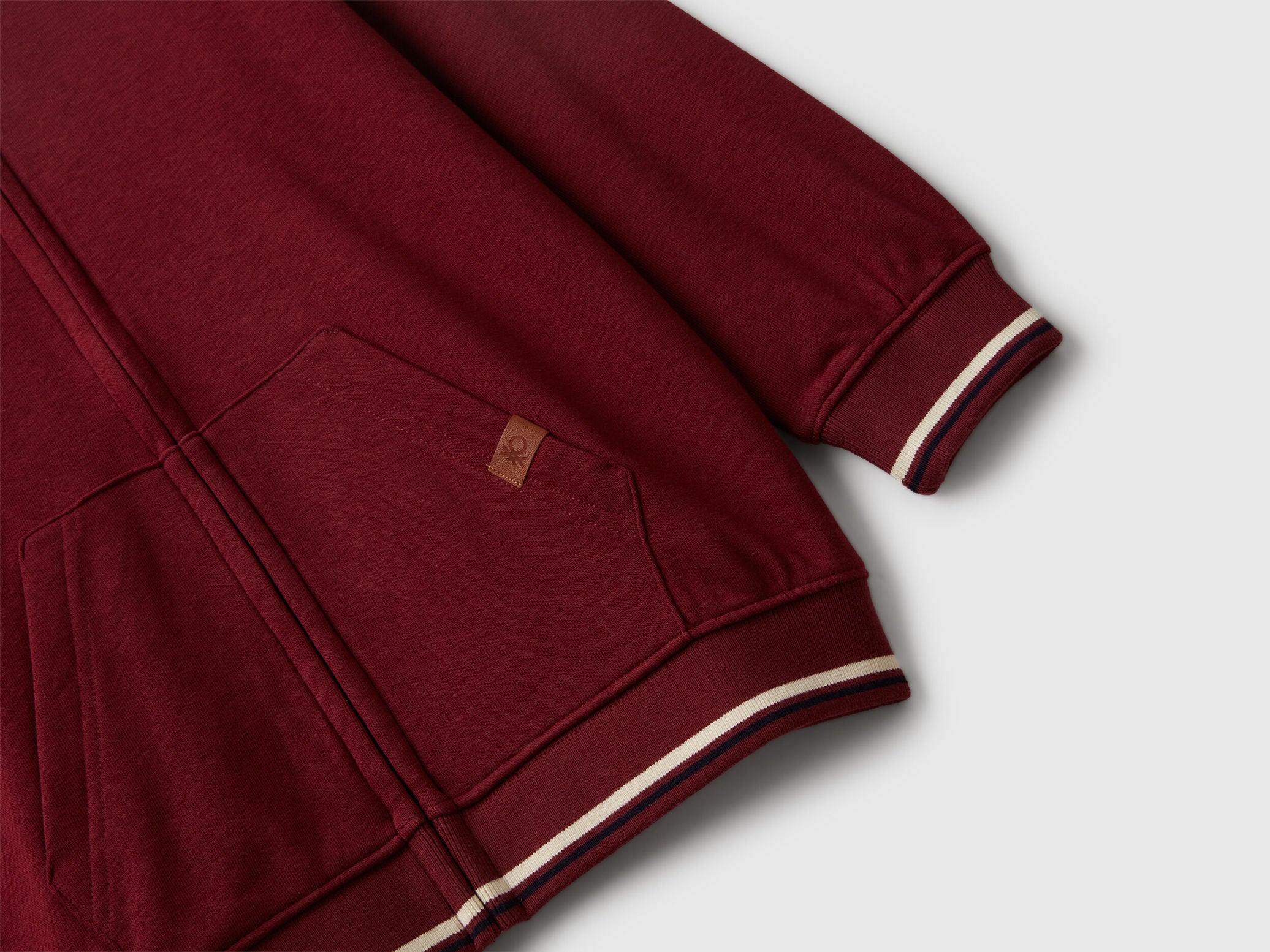 Benetton_Burgundy_Oversized Fit Sweatshirt with Print_32N4C505B_129_03