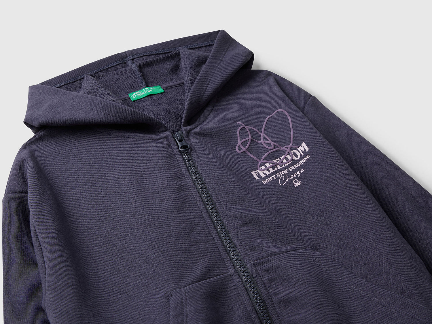 Benetton_Aviator Gray_Zip-Up Sweatshirt with Print_32N4C505I_0J8_03