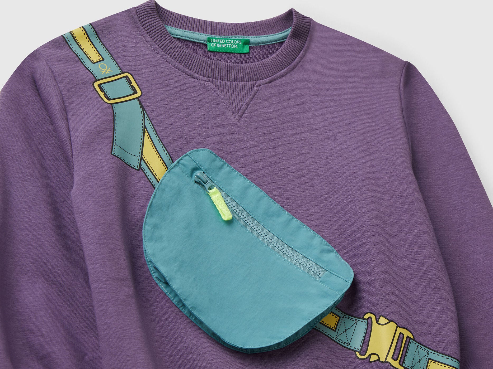Benetton_Purple_Sweatshirt with Kangaroo Pocket_32N4G10KO_1V4_03