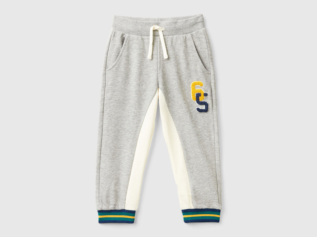 Sweatpants with Embroidery_32N4GF03X_501_01