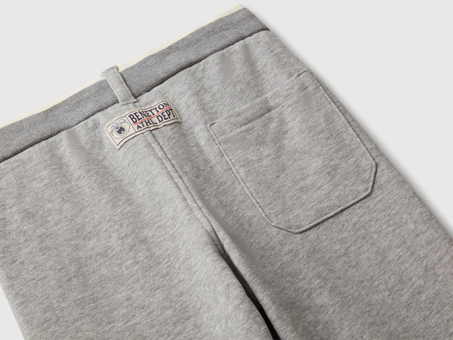Benetton_Light Gray_Sweatpants with Drawstring_32N4GF050_501_03