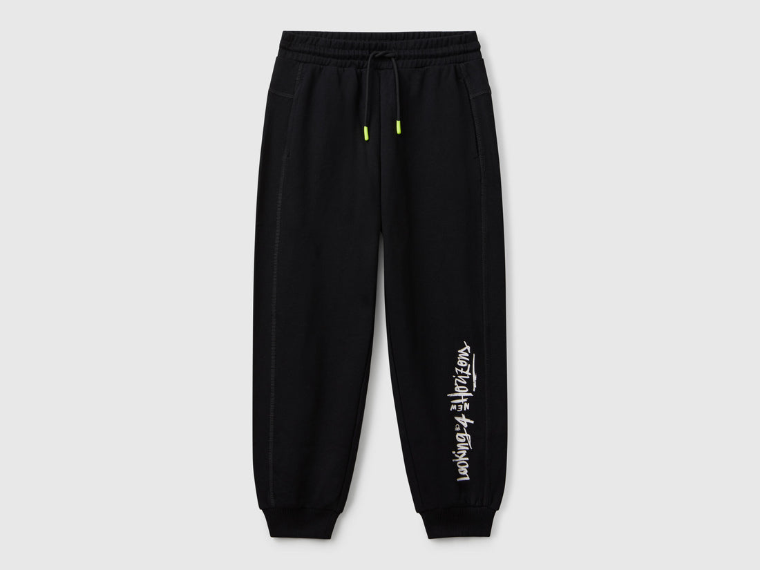 Benetton_Black_Sweatpants with Graffiti Print_33NVCF06D_100_01
