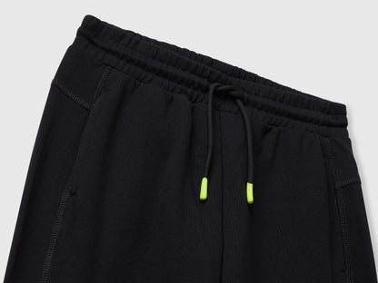 Benetton_Black_Sweatpants with Graffiti Print_33NVCF06D_100_03