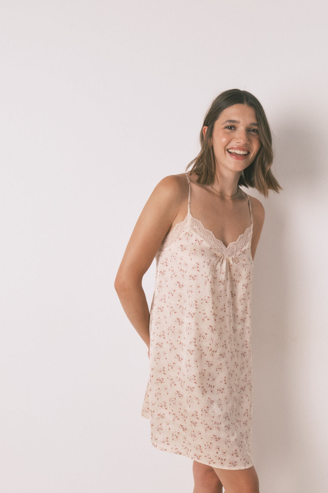 Women Secret_Pink_Loose Satin Nightgown with Pink Flower_3412909_71_01