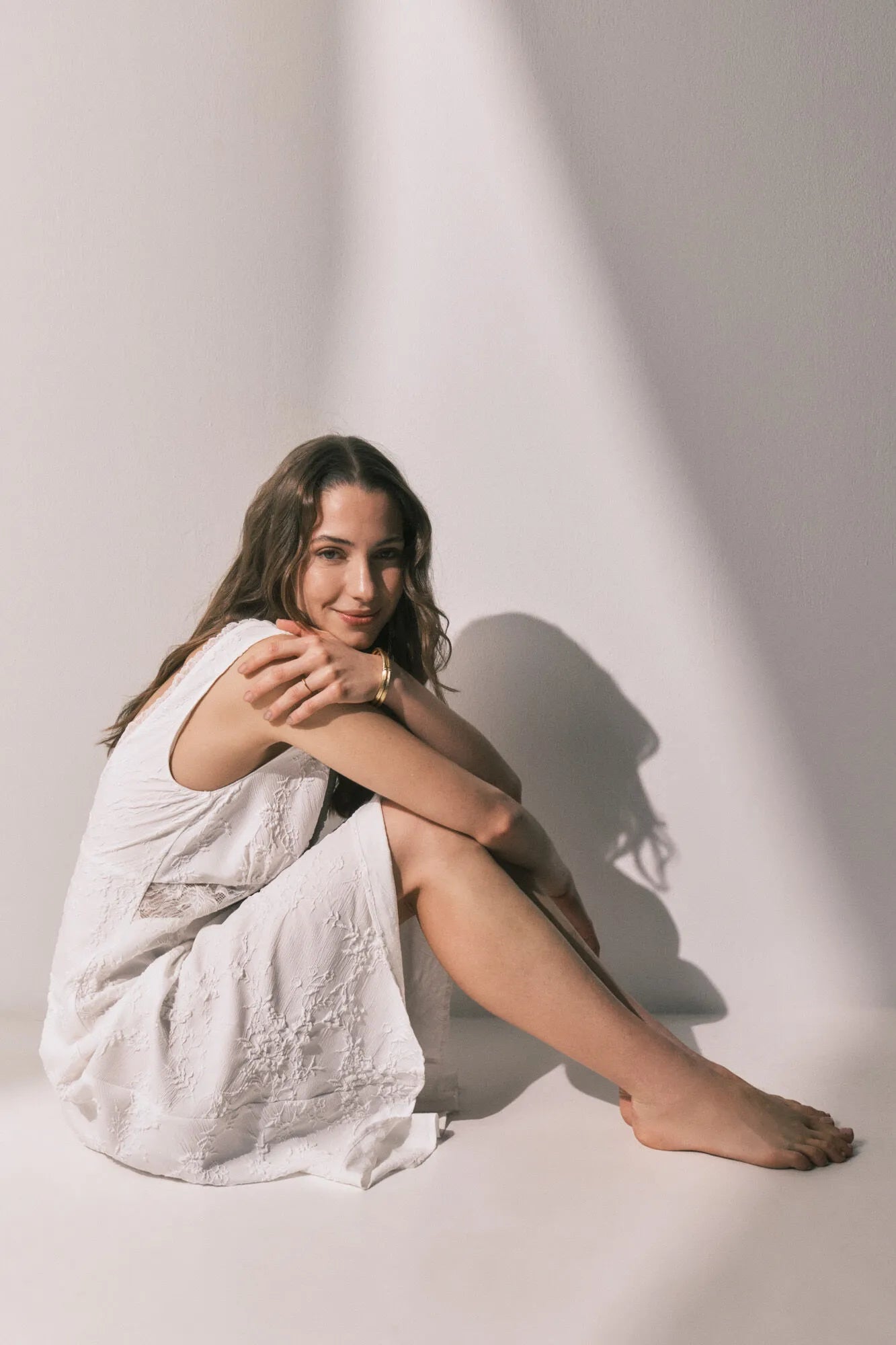 Women Secret_Ivory_Long Satin Jacquard Nightdress in White_3413703_96_01