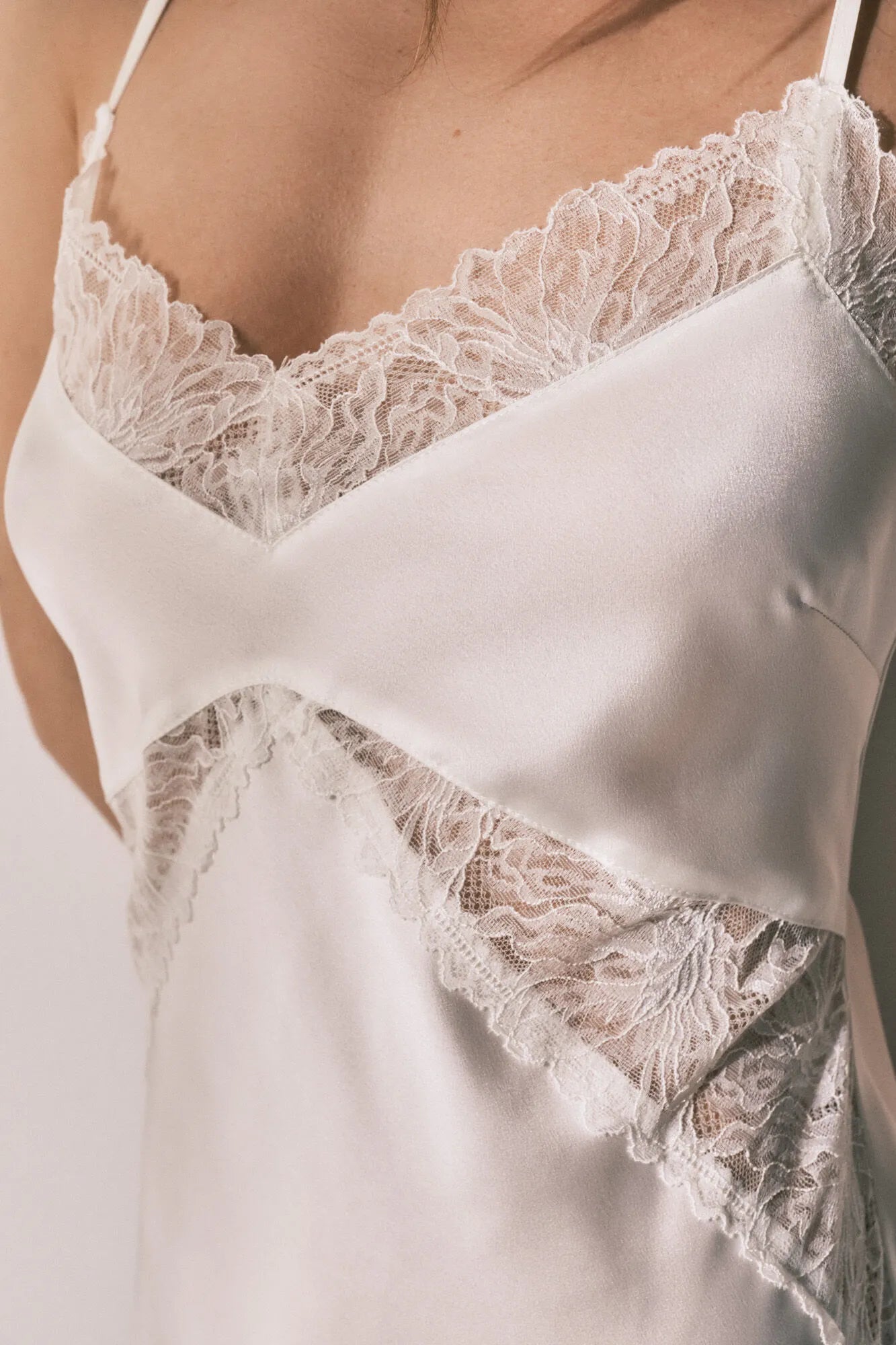 Women Secret_Ivory_Midi Satin Nightdress in White_3413704_96_03