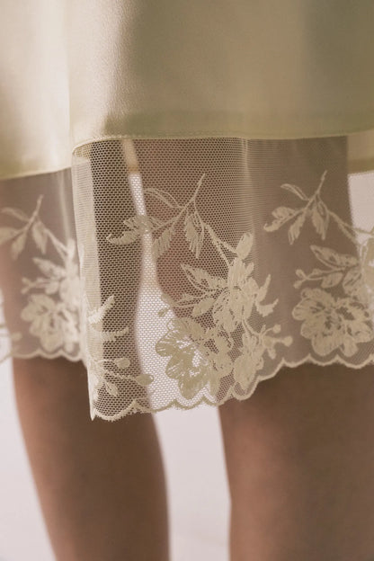 Women Secret_Yellow_Yellow Satin and Lace Short Nightgown_3413706_04_02