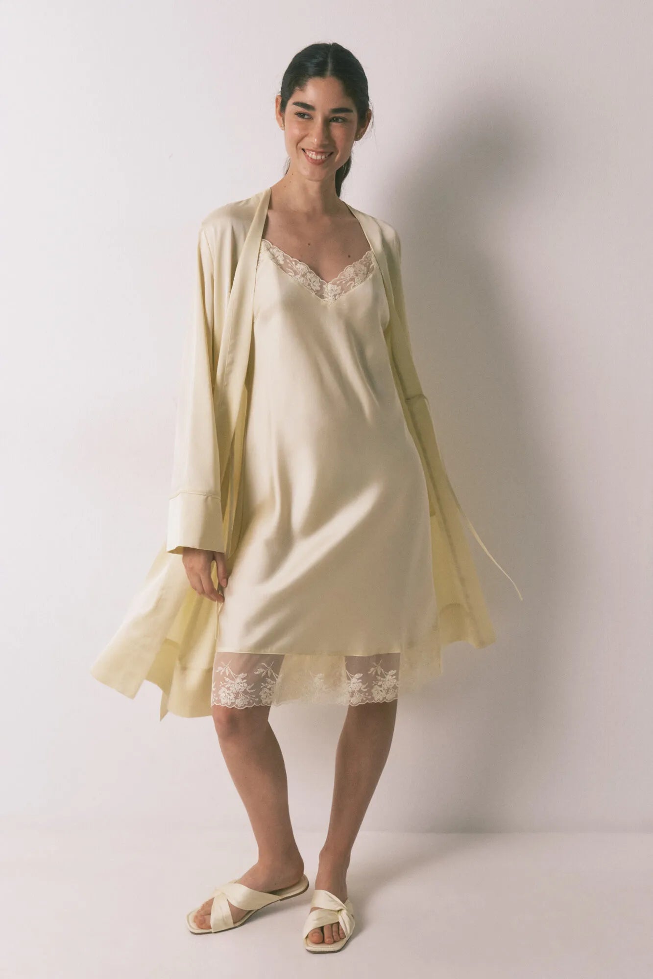 Women Secret_Yellow_Yellow Satin and Lace Short Nightgown_3413706_04_07