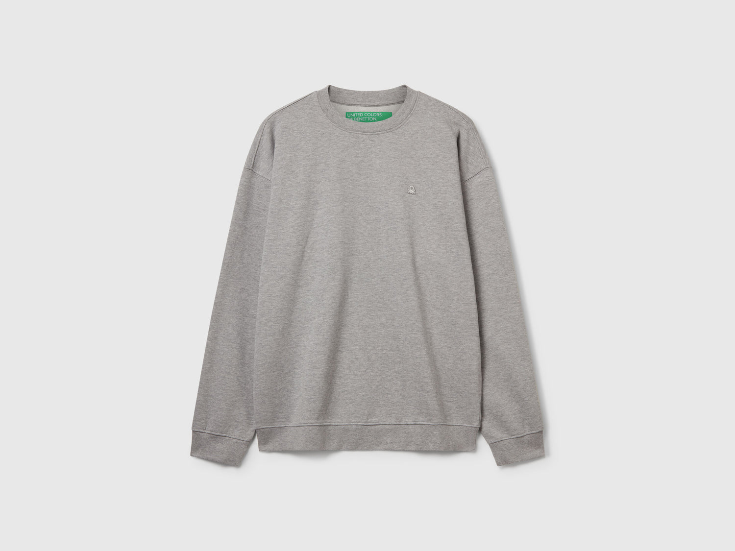 Benetton_Light Gray_Sweatshirt with Logo Patch_342ZU1093_501_05
