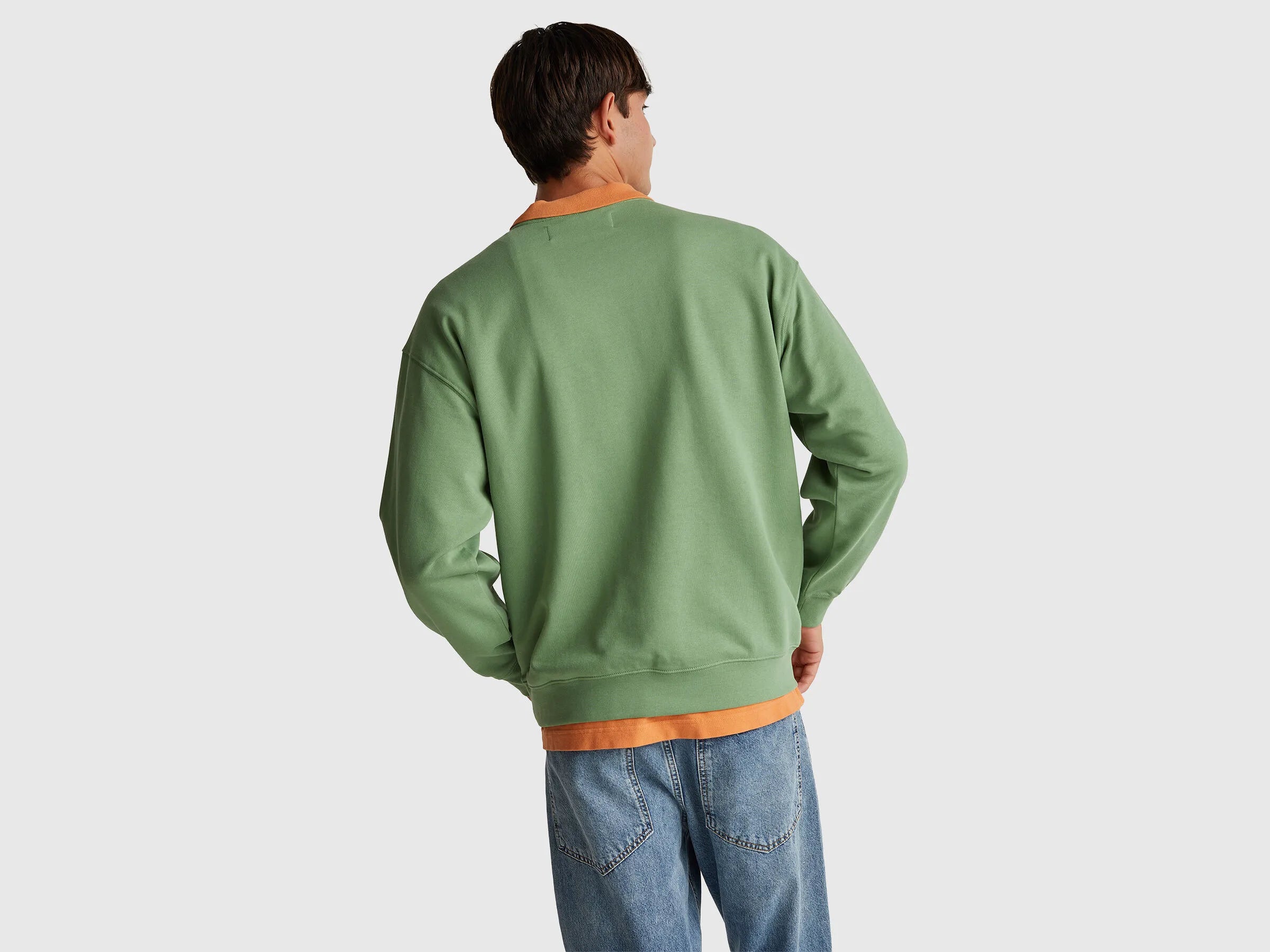 Benetton_Military Green_Sweatshirt with Logo Patch_342ZU1093_8K7_02