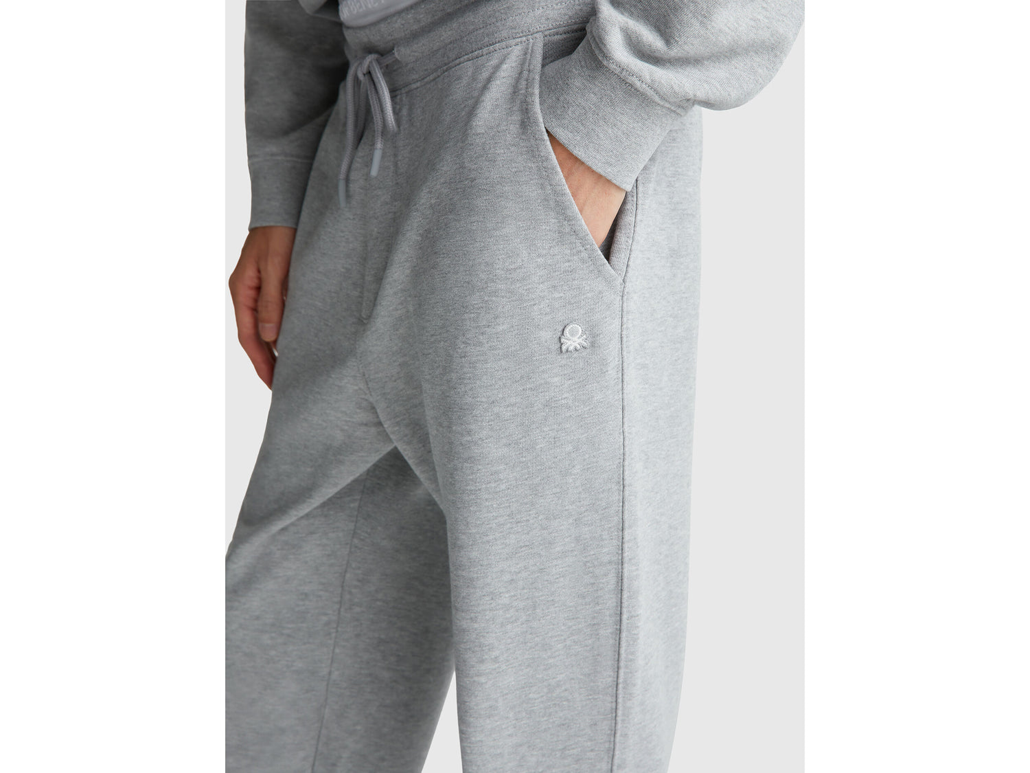 Benetton_Light Gray_Cotton Sweat Joggers_342ZUF01B_501_04