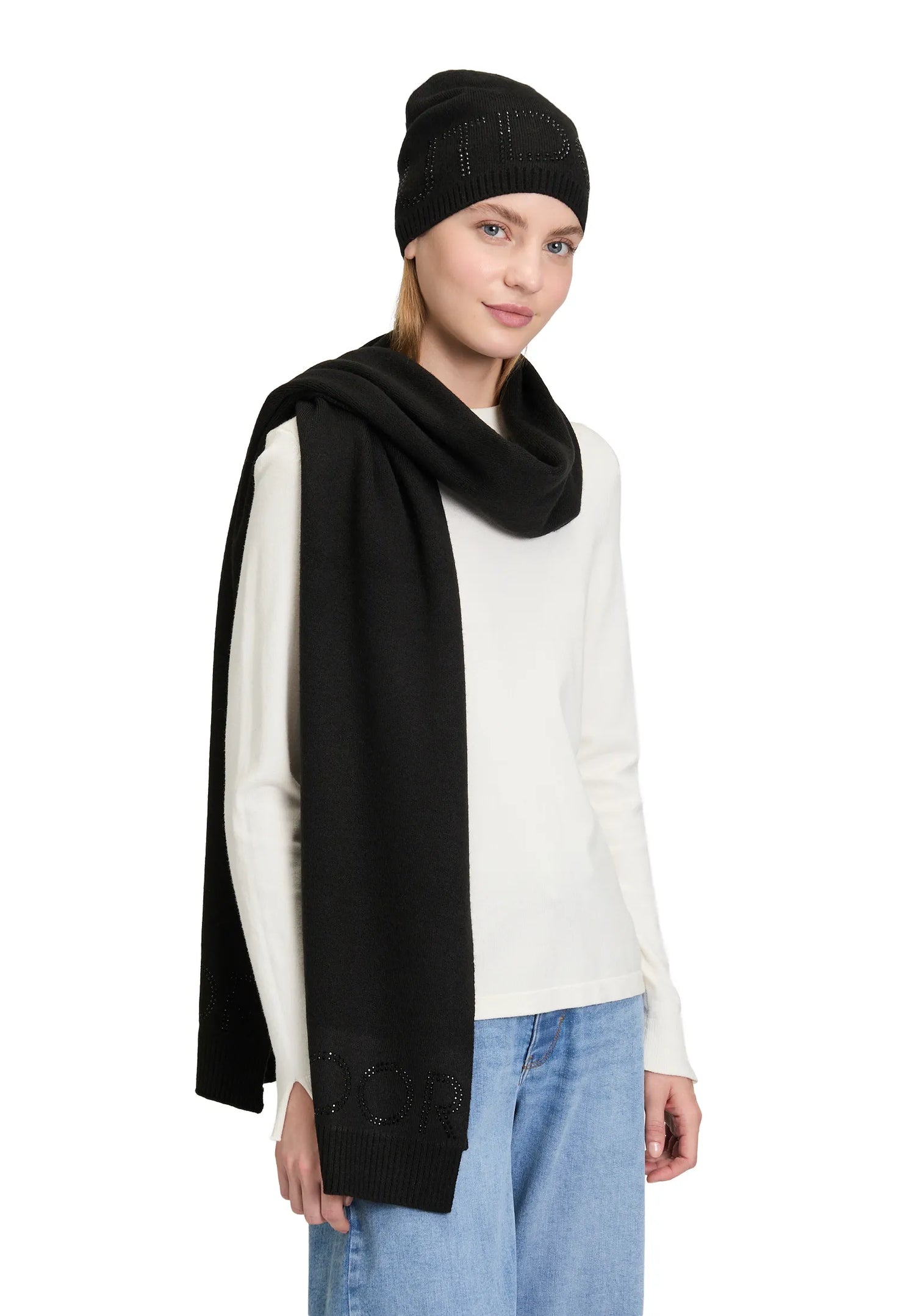 Betty Barclay_Black_Scarf_3465-1587_9045_01