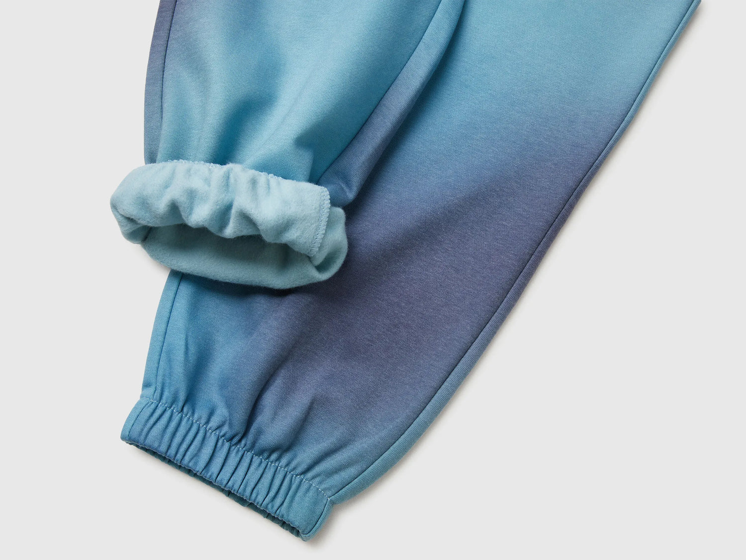 Benetton_Light Blue_Joggers with Shaded-Effect Print_34GSCF06U_70T_03