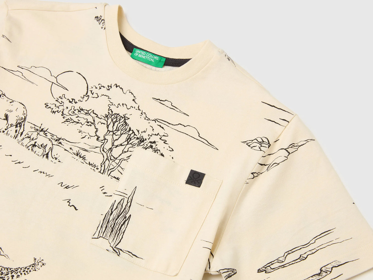 Benetton Creamy White Boys Printed T-Shirt with Pocket SKU: 34UTC10TL_73L Image 03