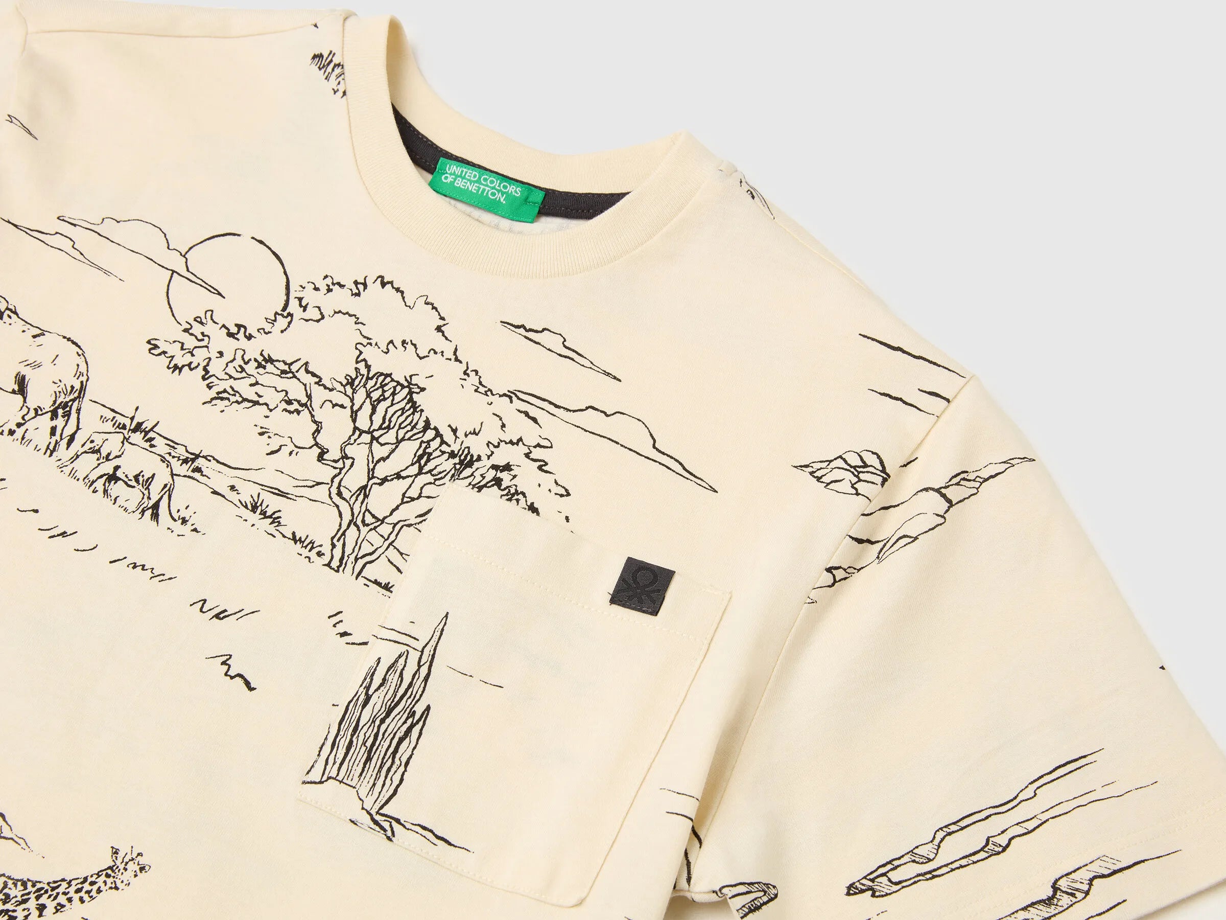 Benetton Creamy White Boys Printed T-Shirt with Pocket SKU: 34UTC10TL_73L Image 03