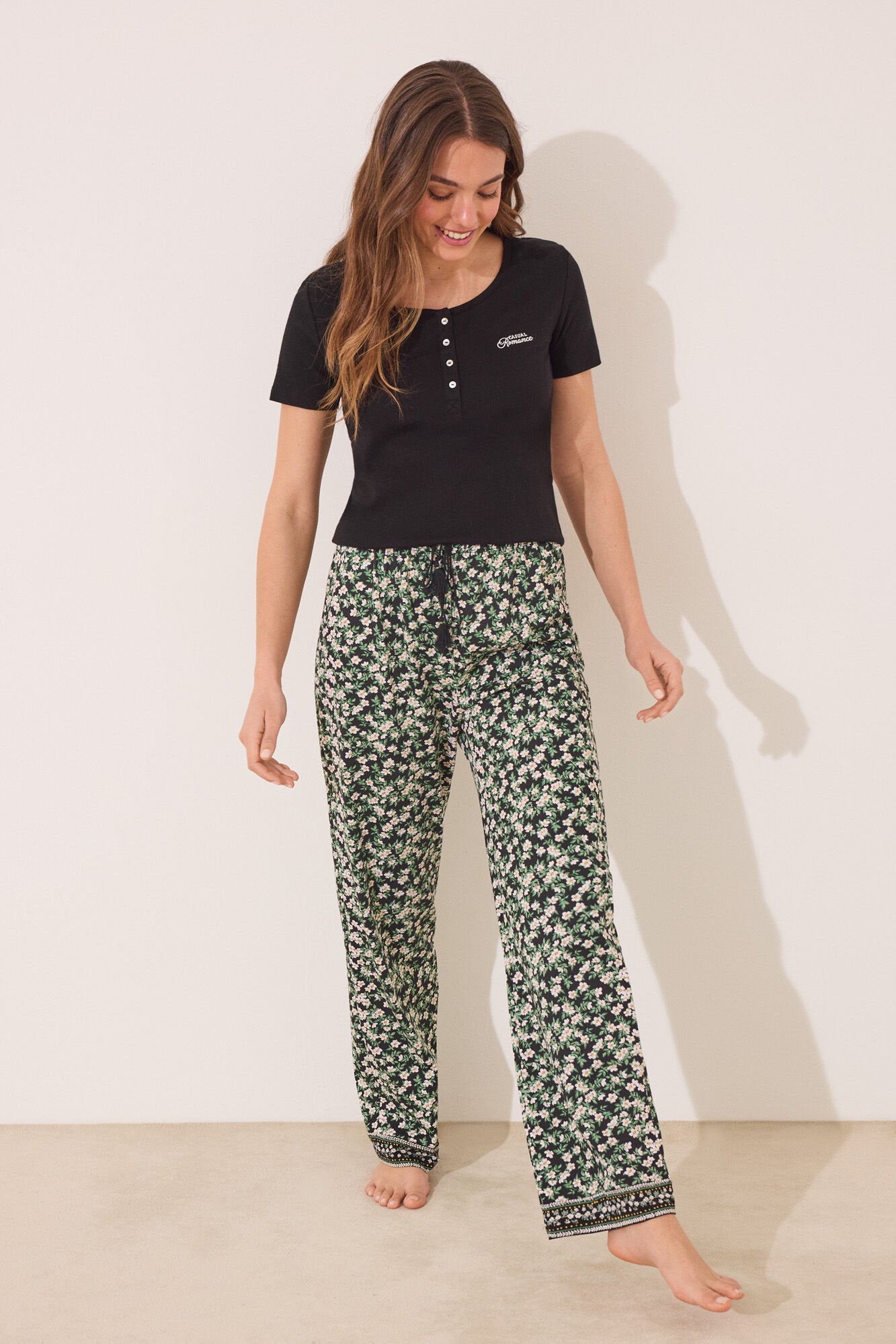 Women Secret_Long Black Ribbed Cotton Pajamas_3592390_01_01