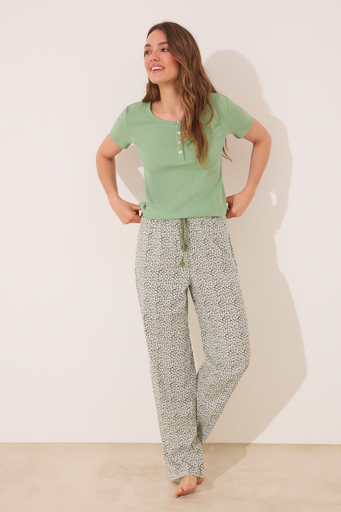 Women Secret_Long Green Ribbed Cotton Pajamas_3592400_21_01