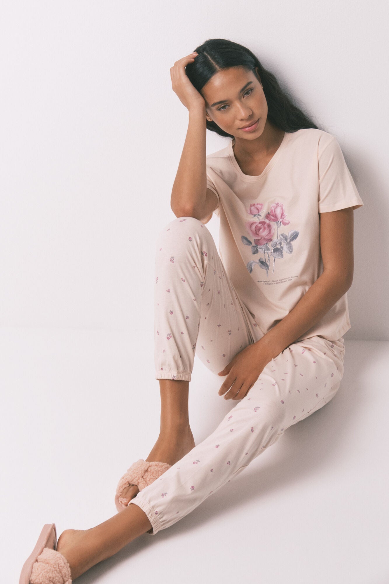 Women Secret_Pink_Long Pyjamas with Pink Flowers_3592421_71_06