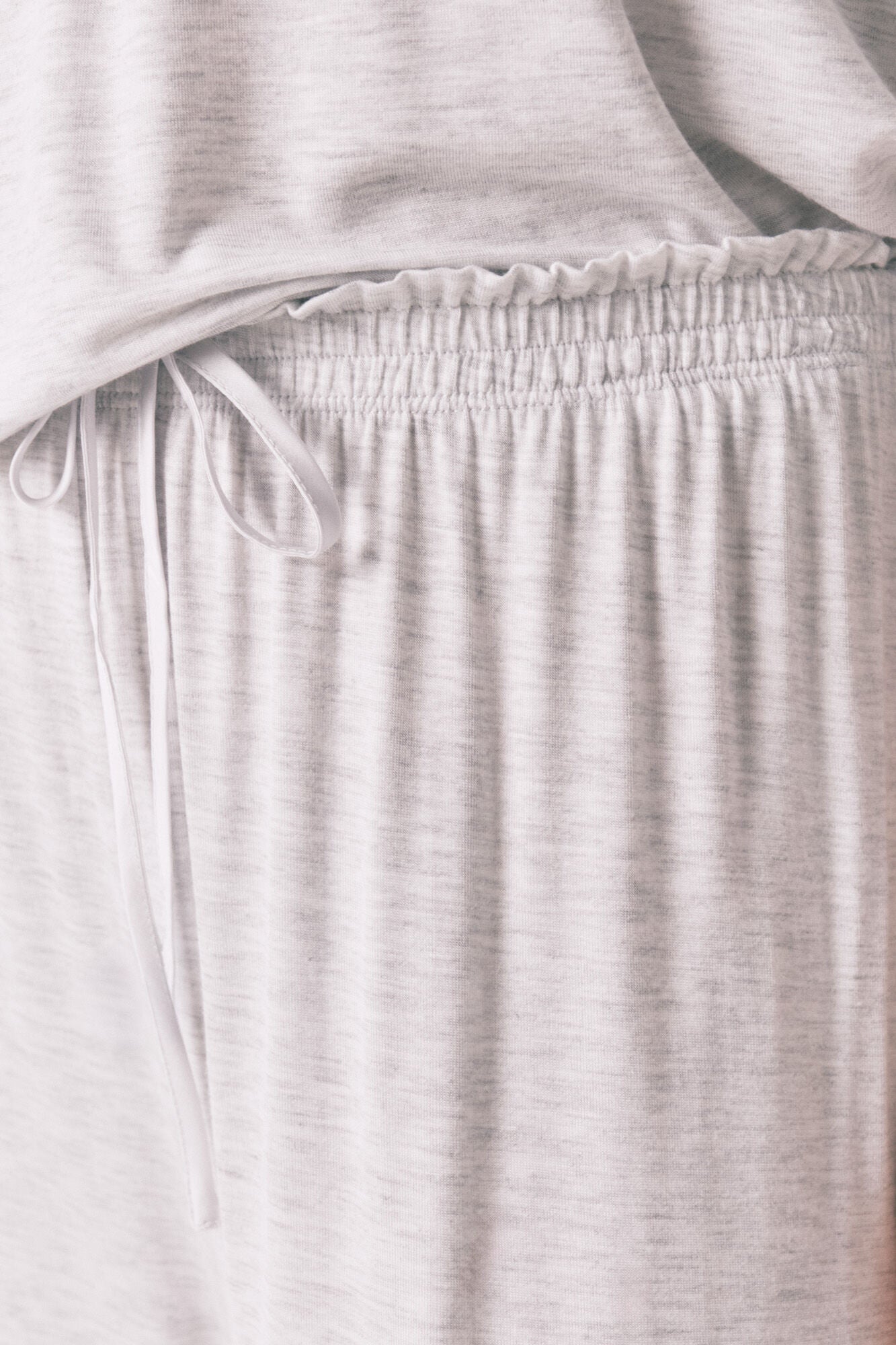 Women Secret_Light Grey-Silver_Soft Touch Gray Viscose Capri Pyjamas_3592424_48_05