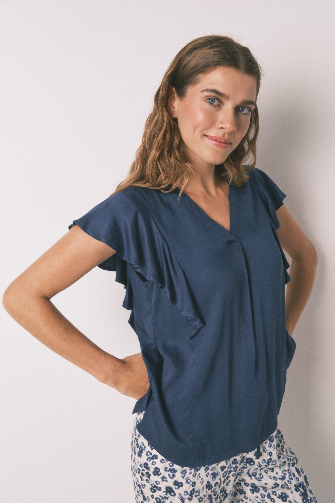 Women Secret_Blue Print_Blue Floral Viscose Capri Pyjamas_3592433_19_01