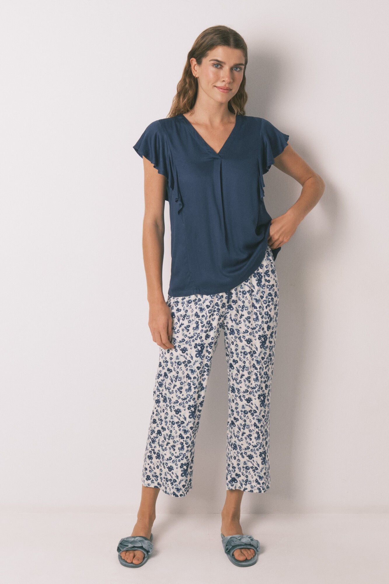 Women Secret_Blue Print_Blue Floral Viscose Capri Pyjamas_3592433_19_03
