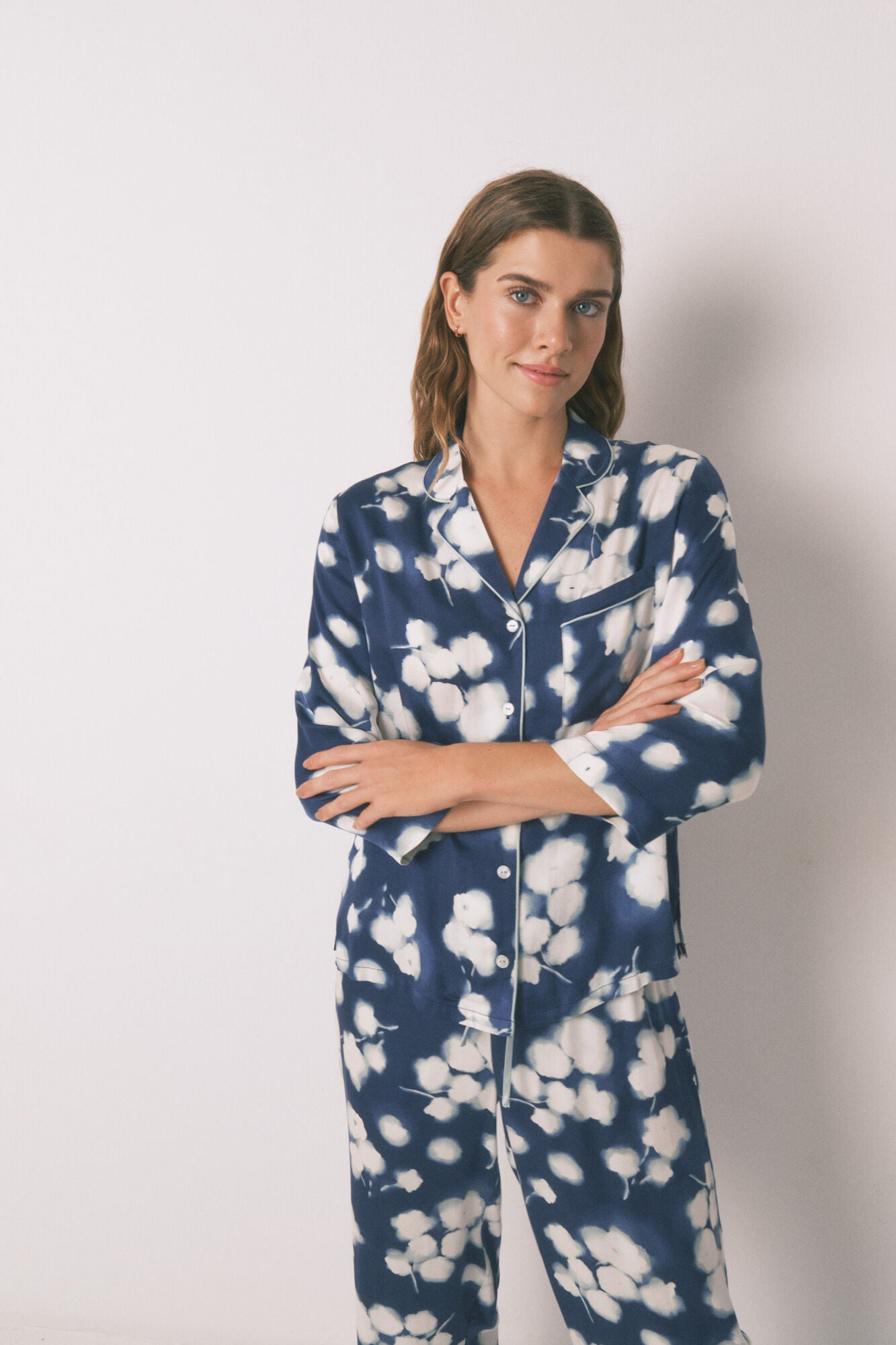 Women Secret_Blue Print_Long Blue Floral Viscose Classic Pyjamas_3592434_19_03
