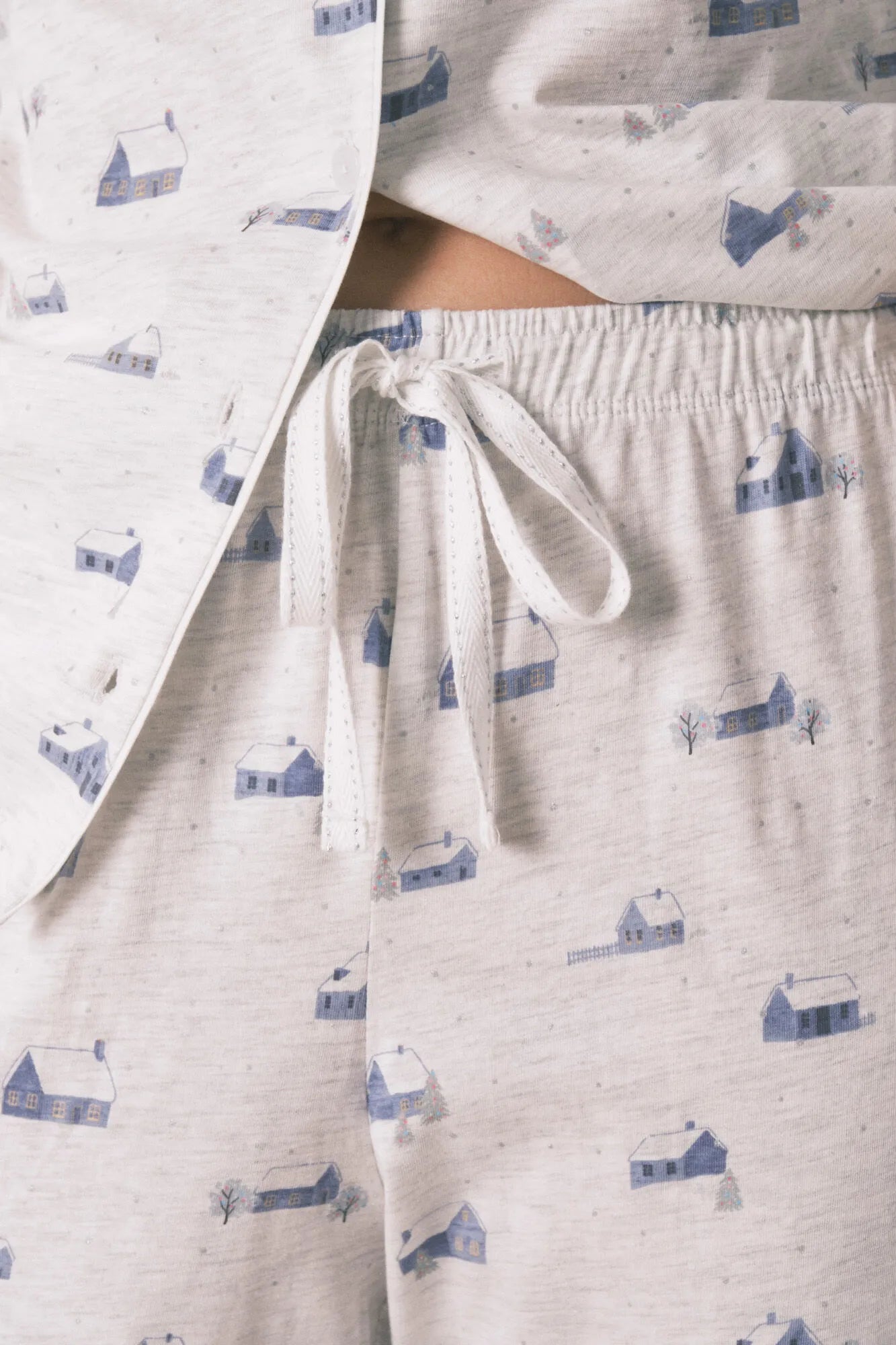 Women Secret_Medium Grey_Long 100% Cotton Grey Classic Pyjamas with House Print_3592441_46_05