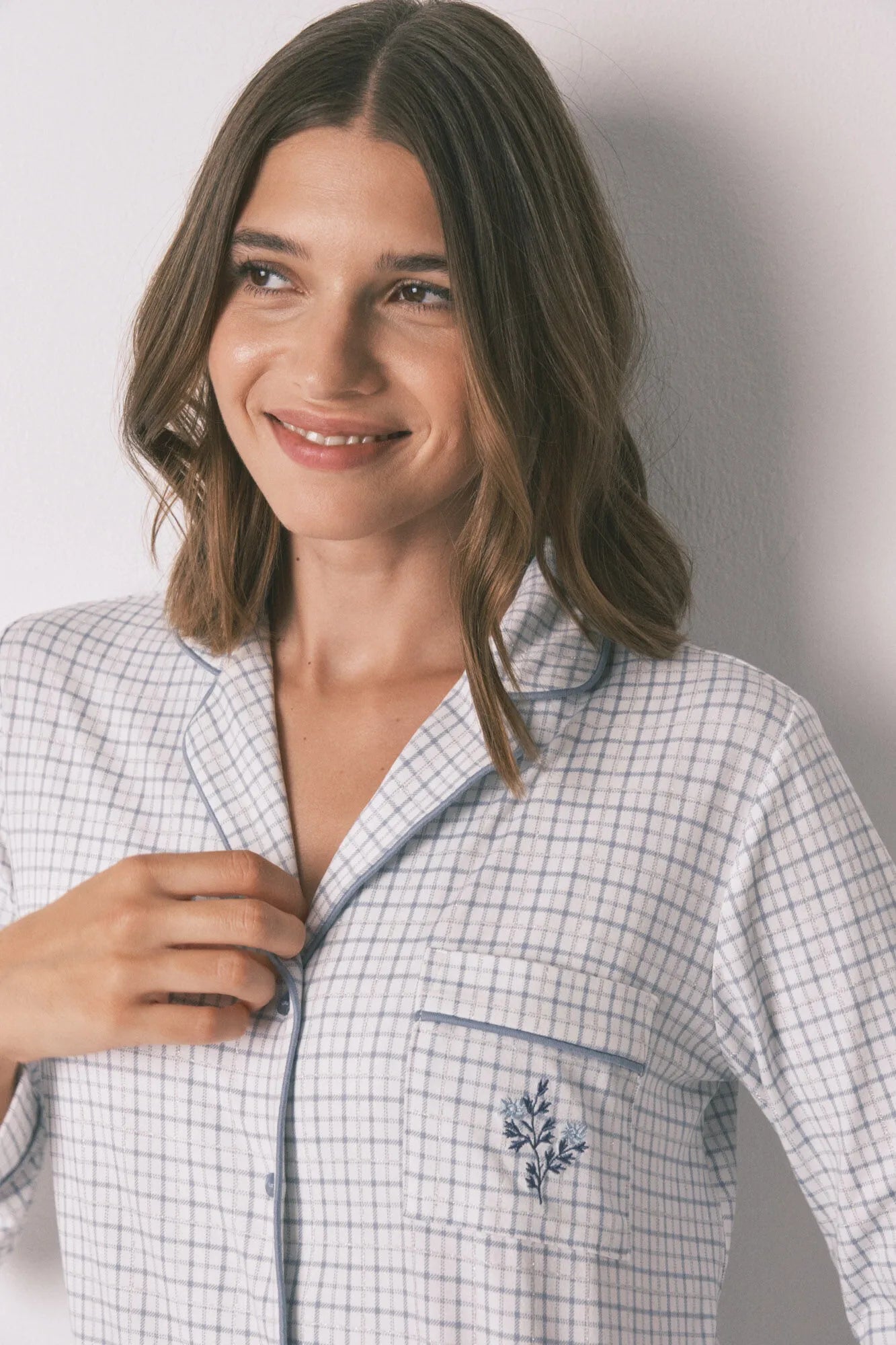 Women Secret_Light Blue_Long Checkered Classic Pyjamas with a Shiny Effect_3592443_16_03