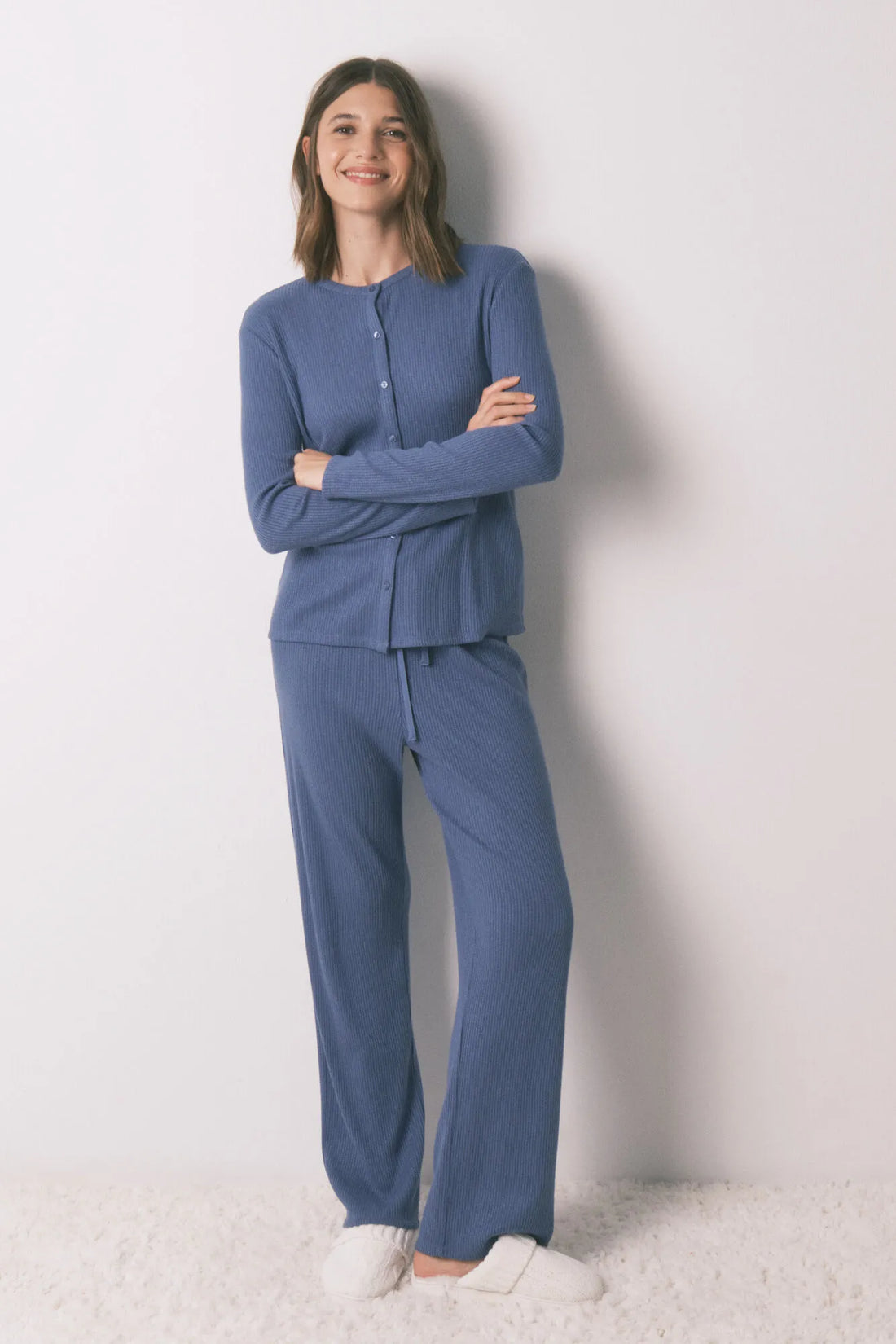 Women Secret_Medium Blue_Long Ribbed Pajamas with a Shiny Blue Effect_3592447_13_01