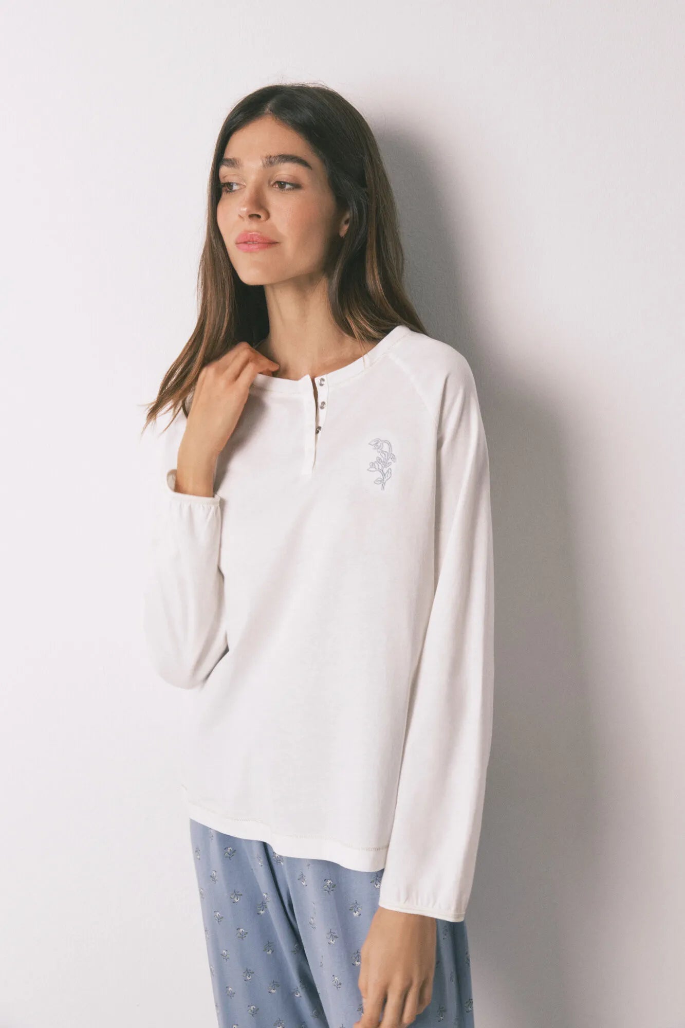 Women Secret_Ivory_Long Pyjamas with Floral Trouser_3592465_96_01