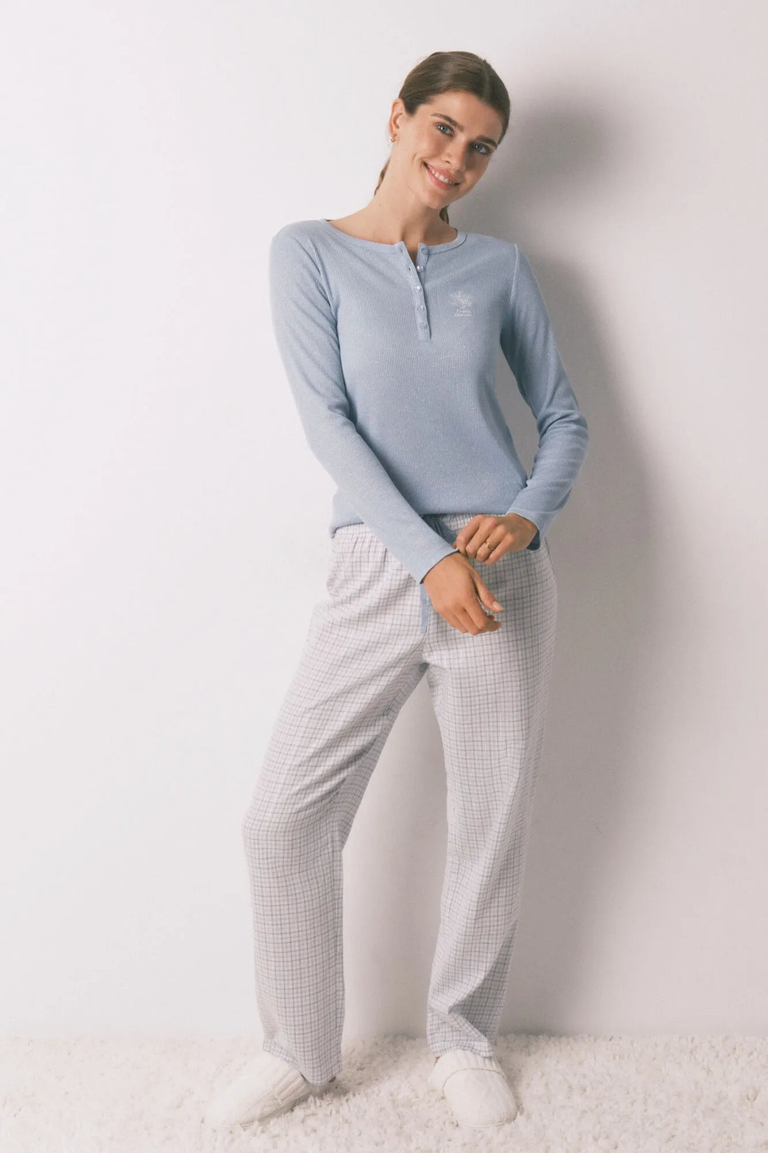 Women Secret_Light Blue_Long Blue Checkered Pajamas with a Shiny Effect_3592486_16_01