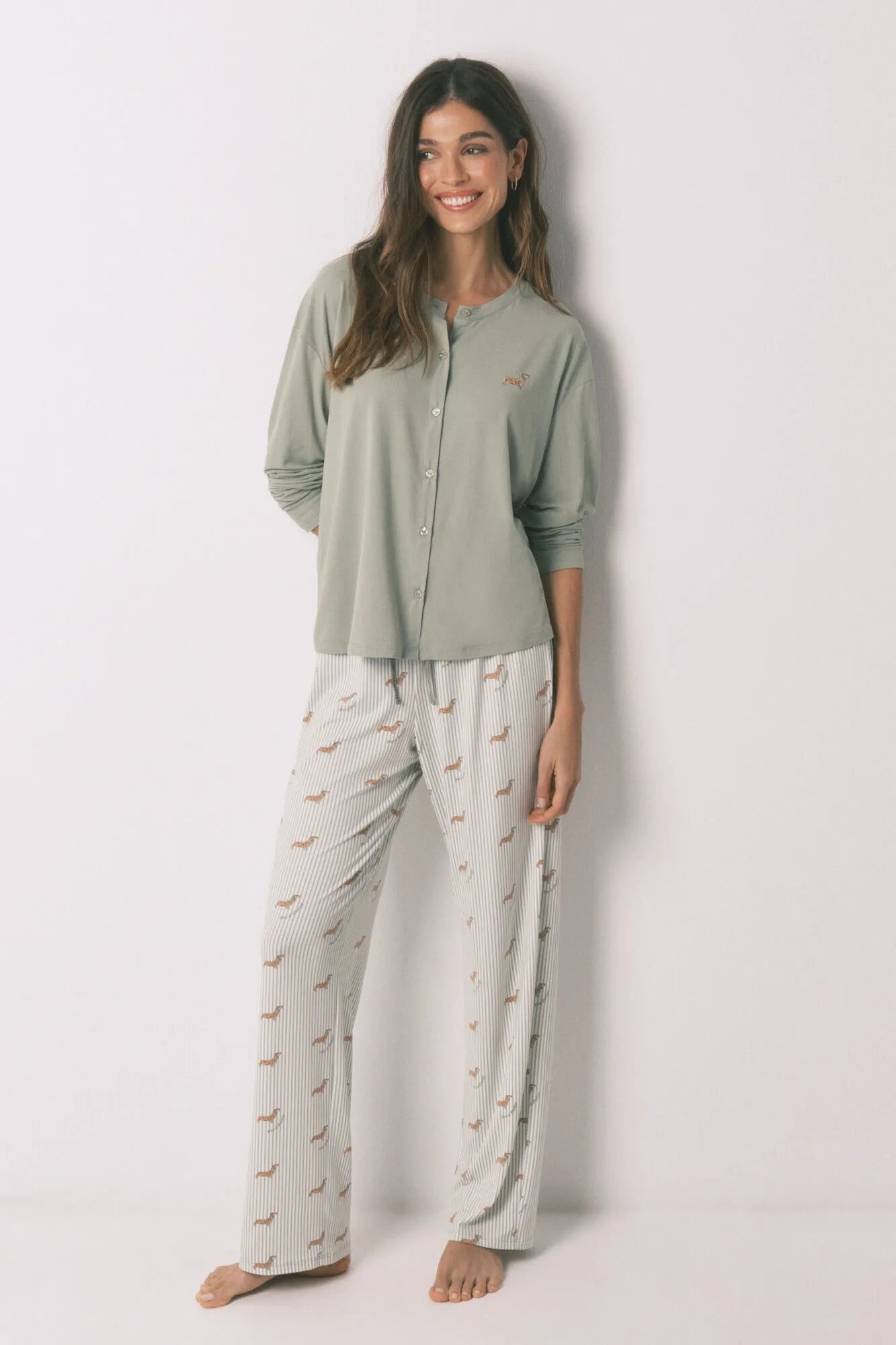 Women Secret_Green_Green Soft Jersey-Knit Dog-Print Long Pyjamas_3593005_22_01