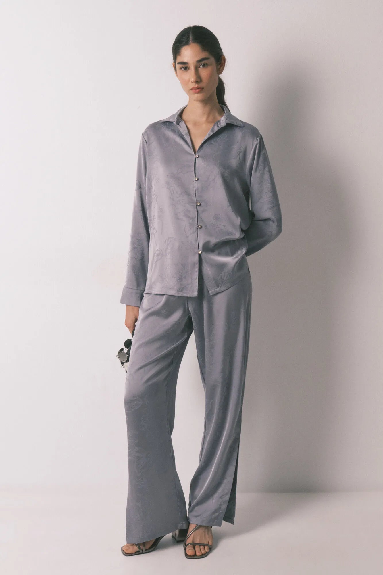 Women Secret_Dark Grey_Long Classic Pyjamas in Grey Jacquard Satin_3593013_42_02