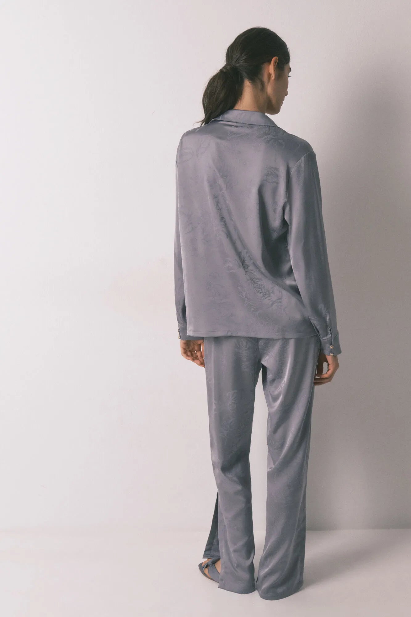 Women Secret_Dark Grey_Long Classic Pyjamas in Grey Jacquard Satin_3593013_42_03