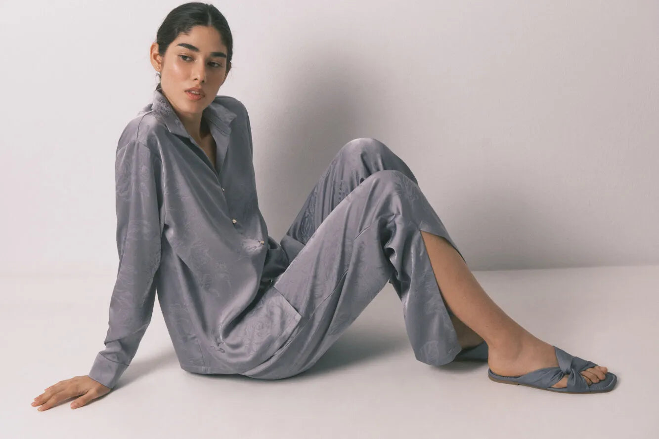Women Secret_Dark Grey_Long Classic Pyjamas in Grey Jacquard Satin_3593013_42_05