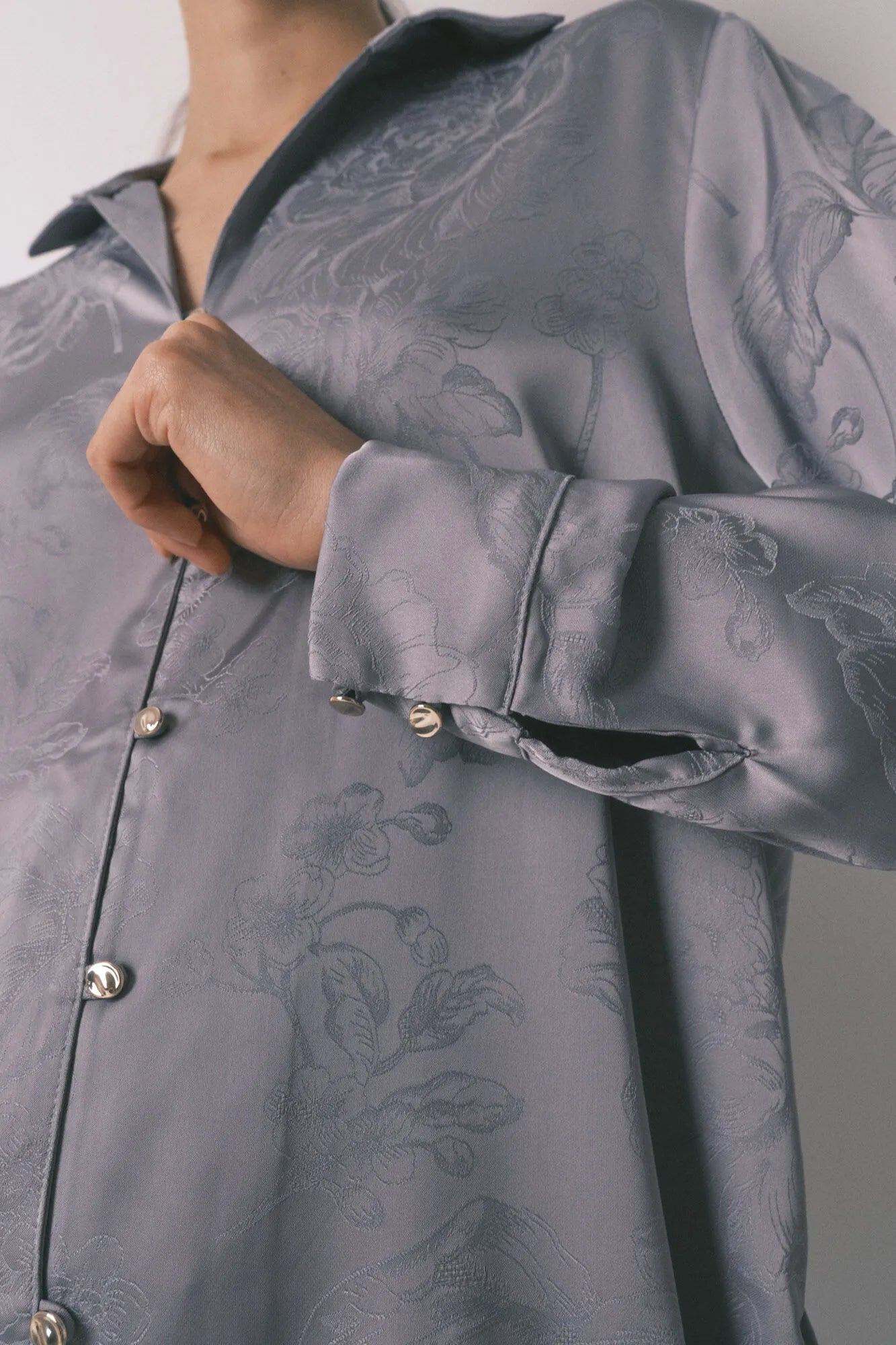 Women Secret_Dark Grey_Long Classic Pyjamas in Grey Jacquard Satin_3593013_42_09