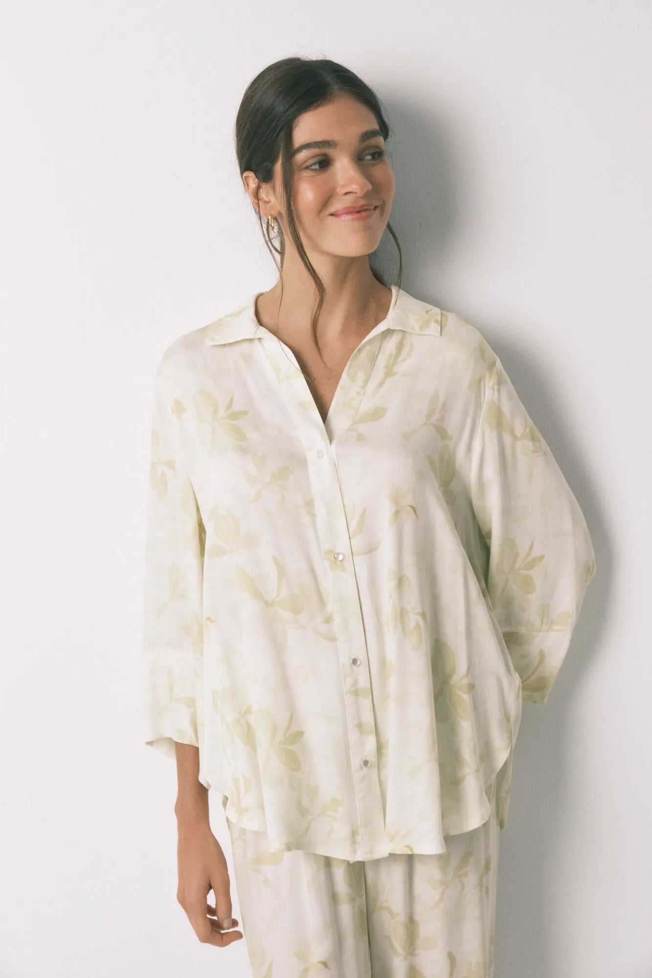 Women Secret_Yellow Print_Long Classic Pyjamas with Wide Sleeves_3593015_09_01