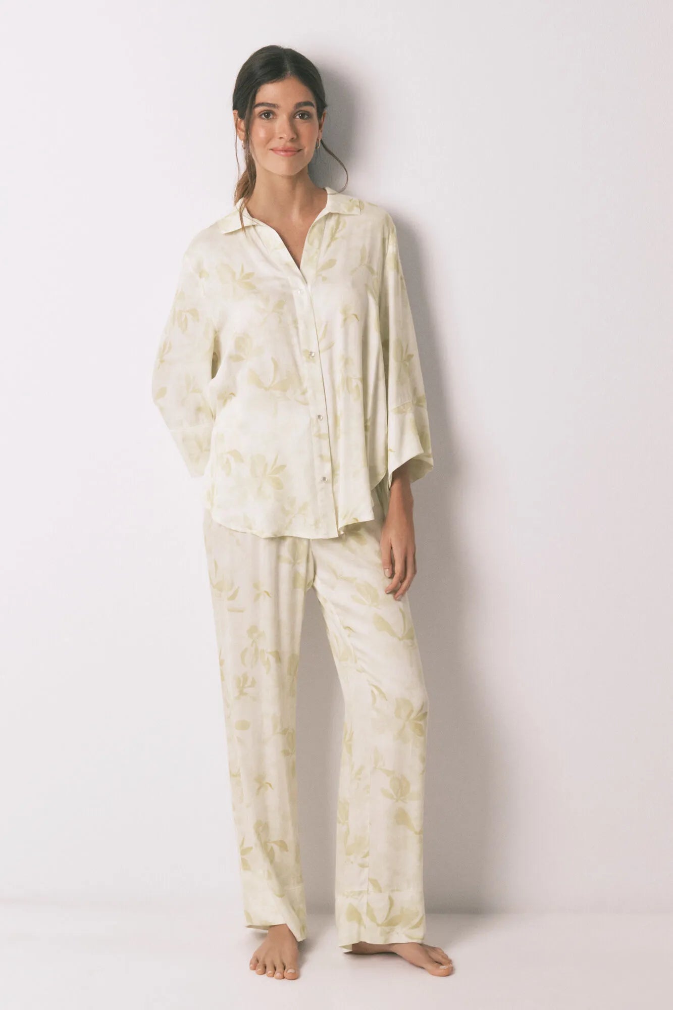 Women Secret_Yellow Print_Long Classic Pyjamas with Wide Sleeves_3593015_09_02