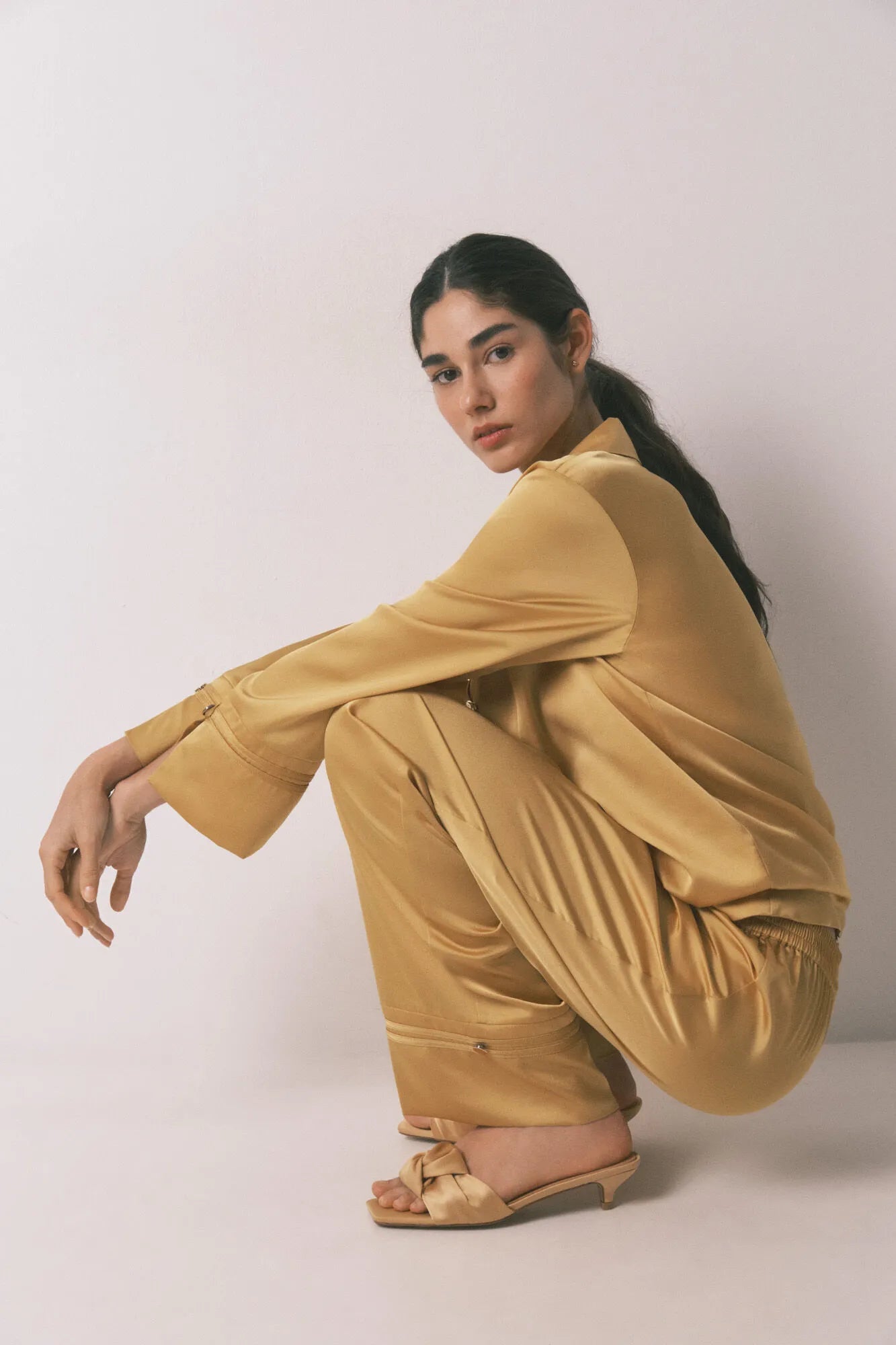 Women Secret_Gold/Mustard_Long Mustard Satin Classic Pyjamas_3593017_08_02