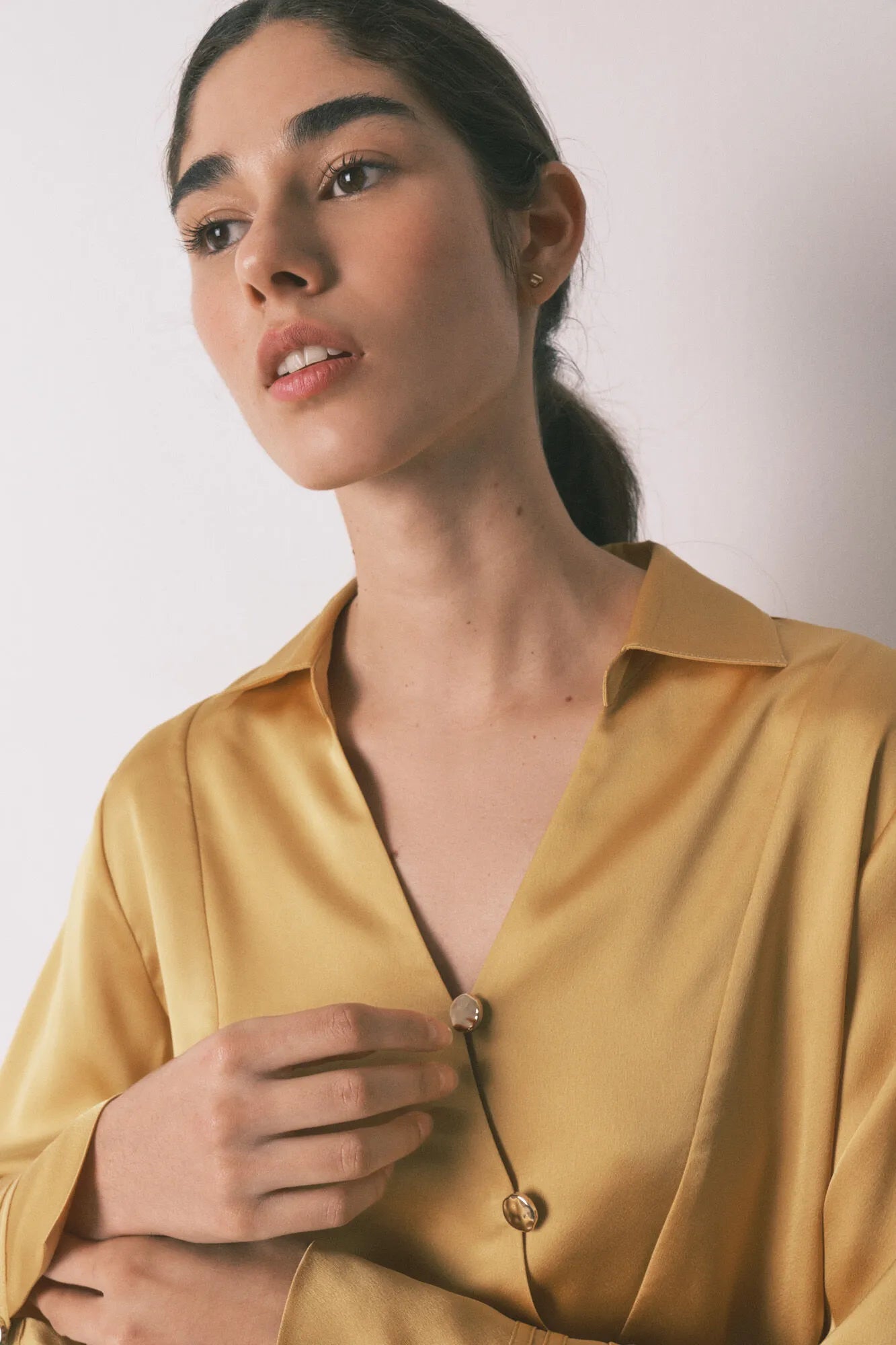 Women Secret_Gold/Mustard_Long Mustard Satin Classic Pyjamas_3593017_08_07