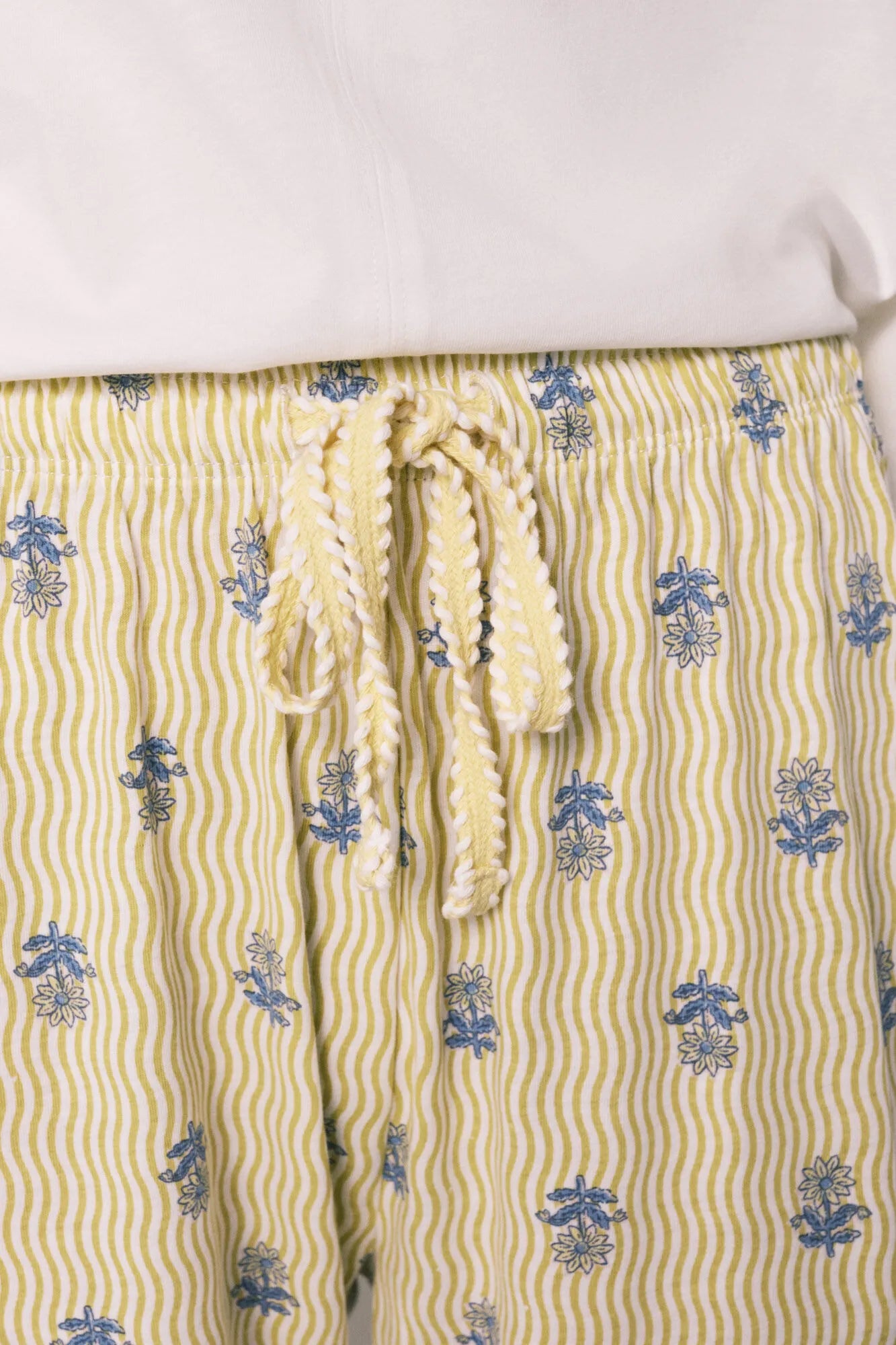 Women Secret Ivory Women White Cotton Capri Pyjamas SKU: 3593073_96 Image 04