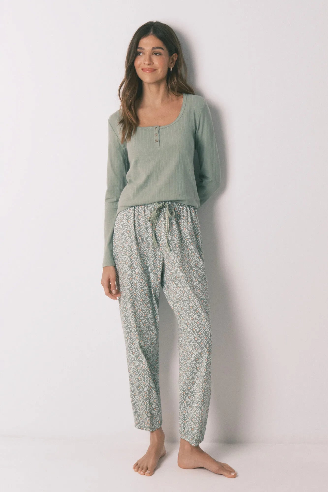 Women Secret_Green_Green Cotton Floral Print Long Pyjamas_3593959_22_02