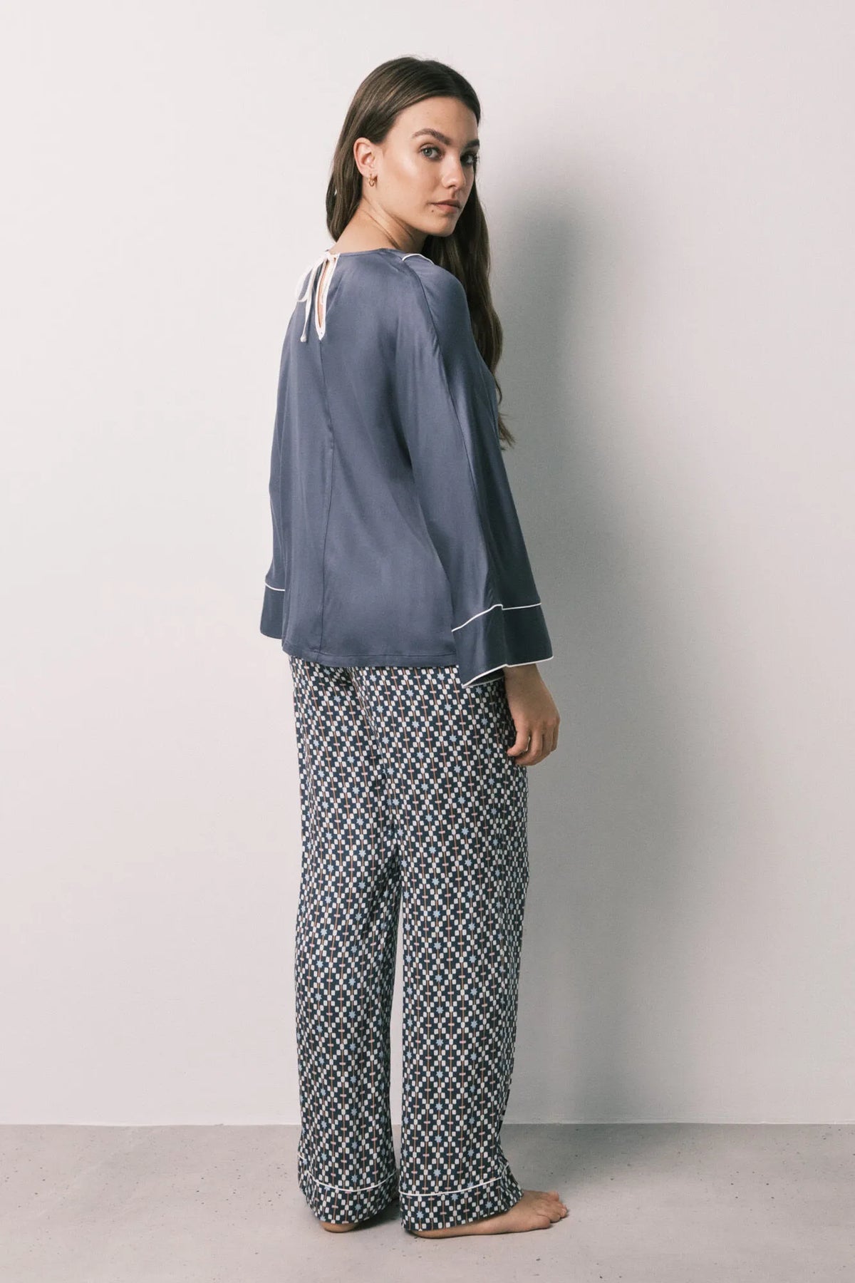 Women Secret Green Women Geometric Print Satin Long Pyjamas SKU: 3594727_24 Image 04