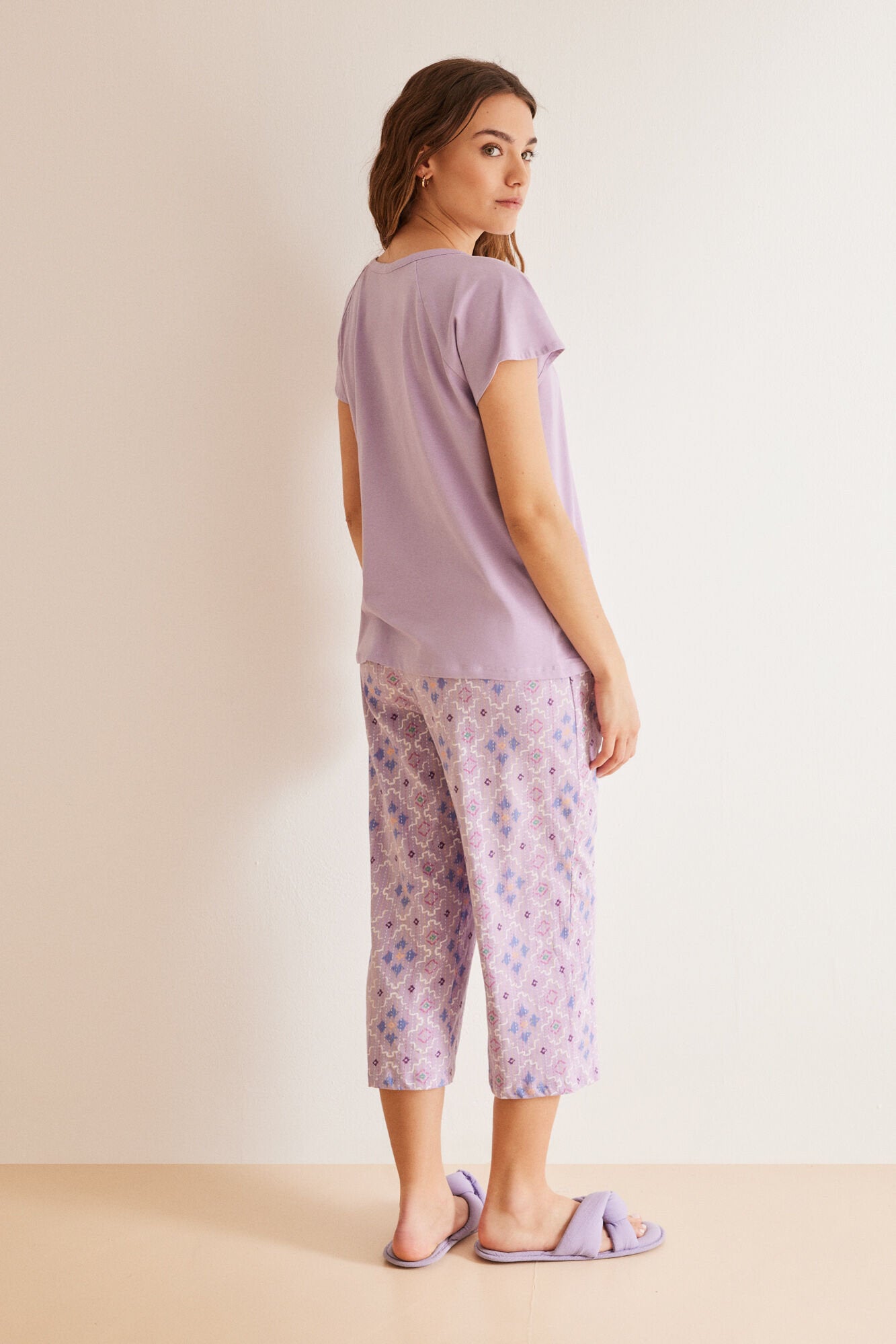 Purple/Lilac Short Sleeves Capri Pant Pyjama_3597400_77_04