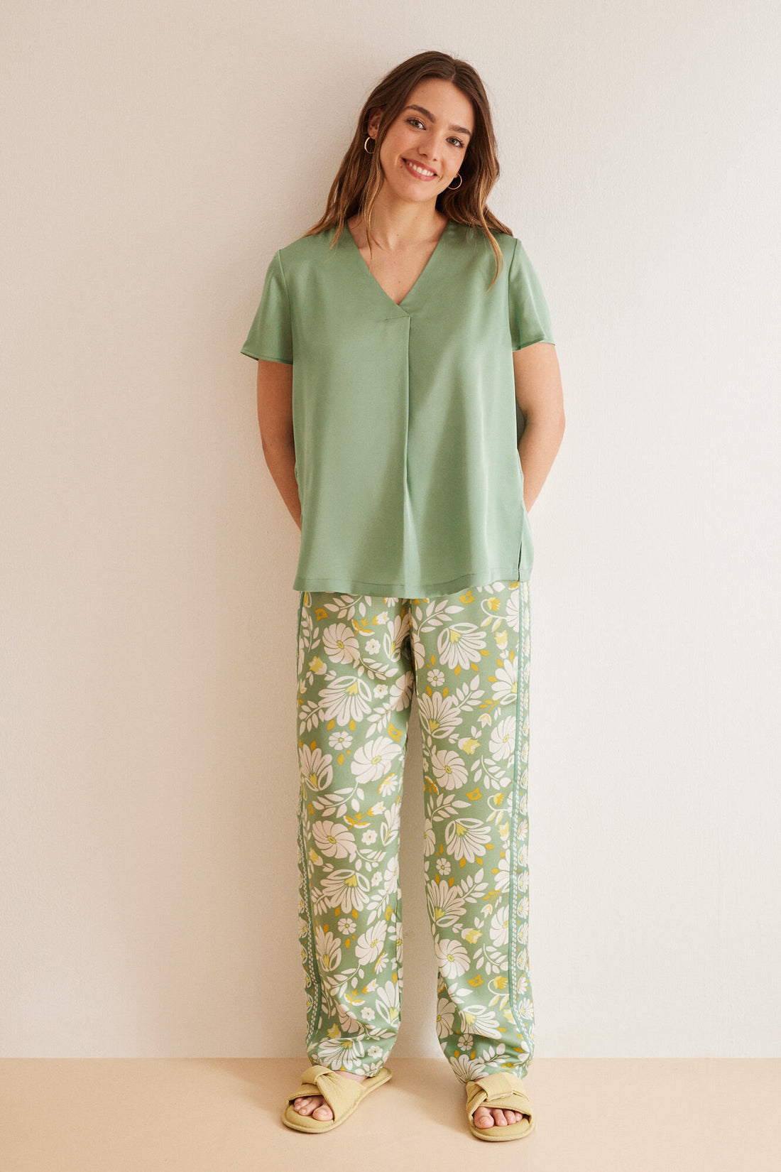 Green Short Sleeves Long Pant Pyjama_3597407_21_01