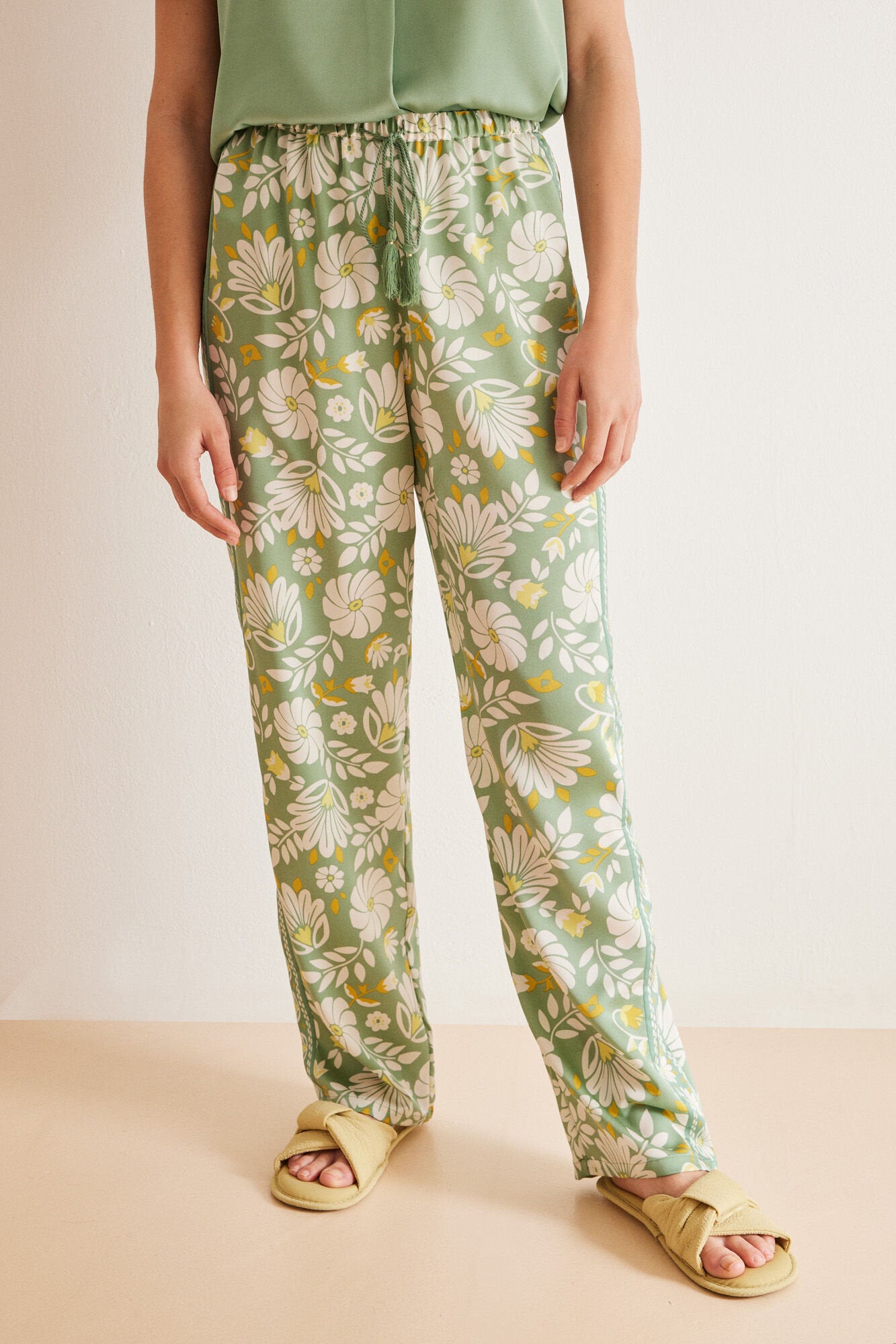 Green Short Sleeves Long Pant Pyjama_3597407_21_06