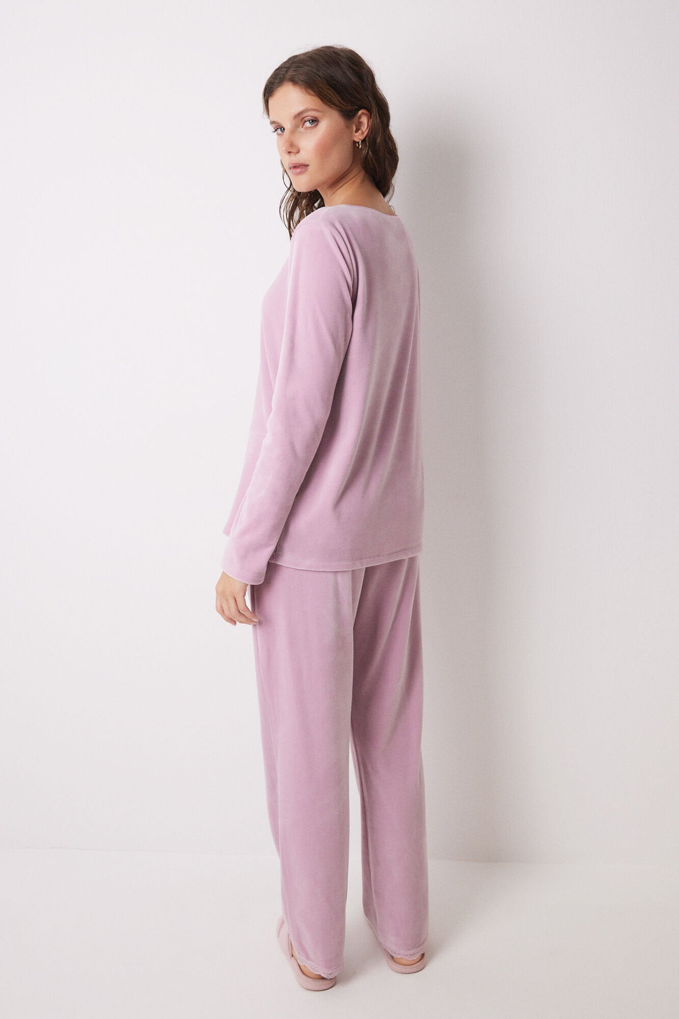 Long Velvet Soft Touch Pink Pajamas_04