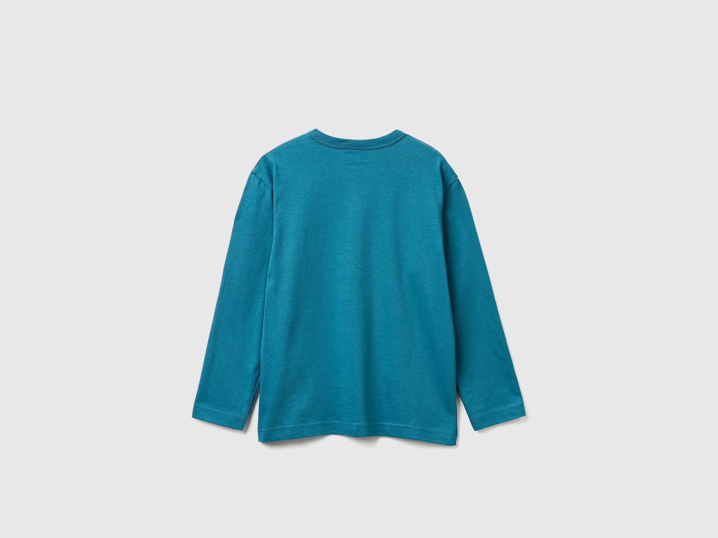 Benetton_Teal_T-Shirt Featuring Garfield ©2025 By Paws, Inc._35RYC10QA_3C5_02